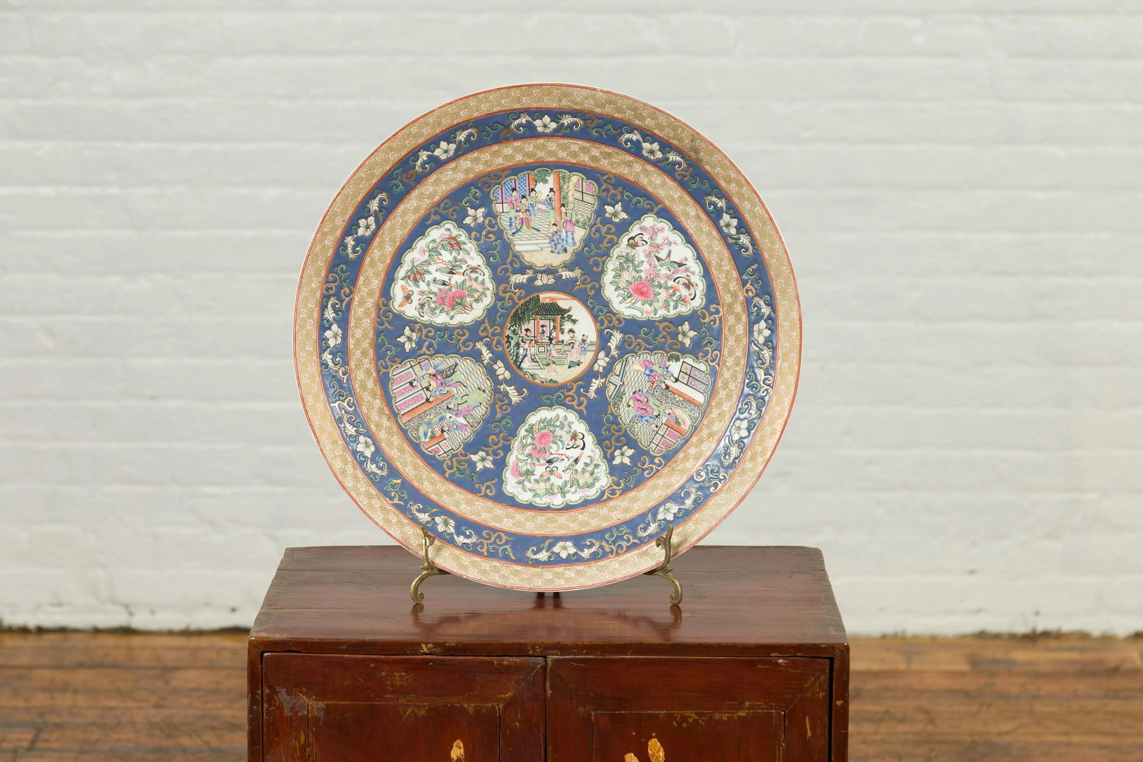 Large Chinese Rose Medallion Hand Painted Porcelain Platter with Court Scenes - 2