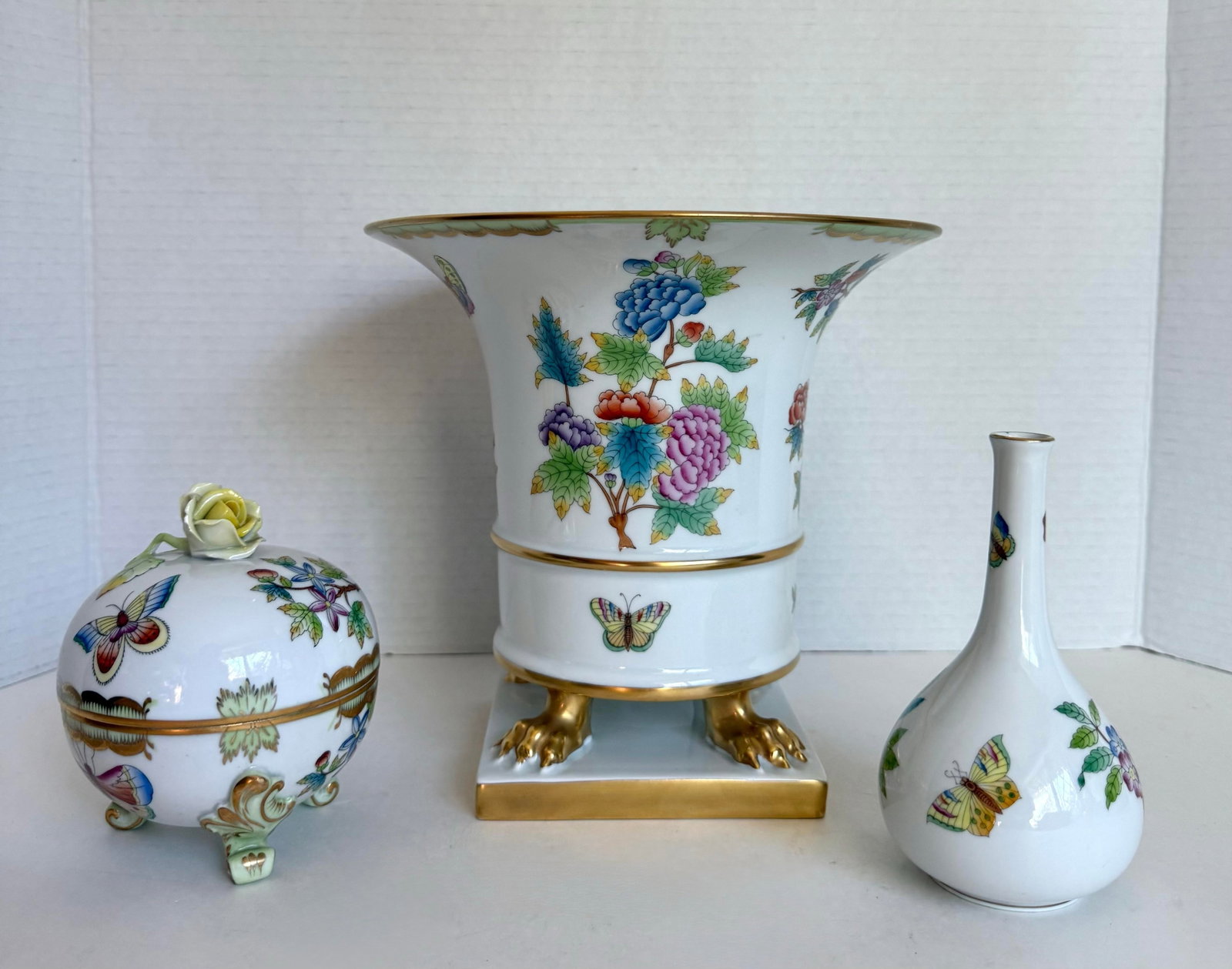Herend Queen Victoria Hand-Painted Butterfly and Floral Porcelain Bud Vase - 10