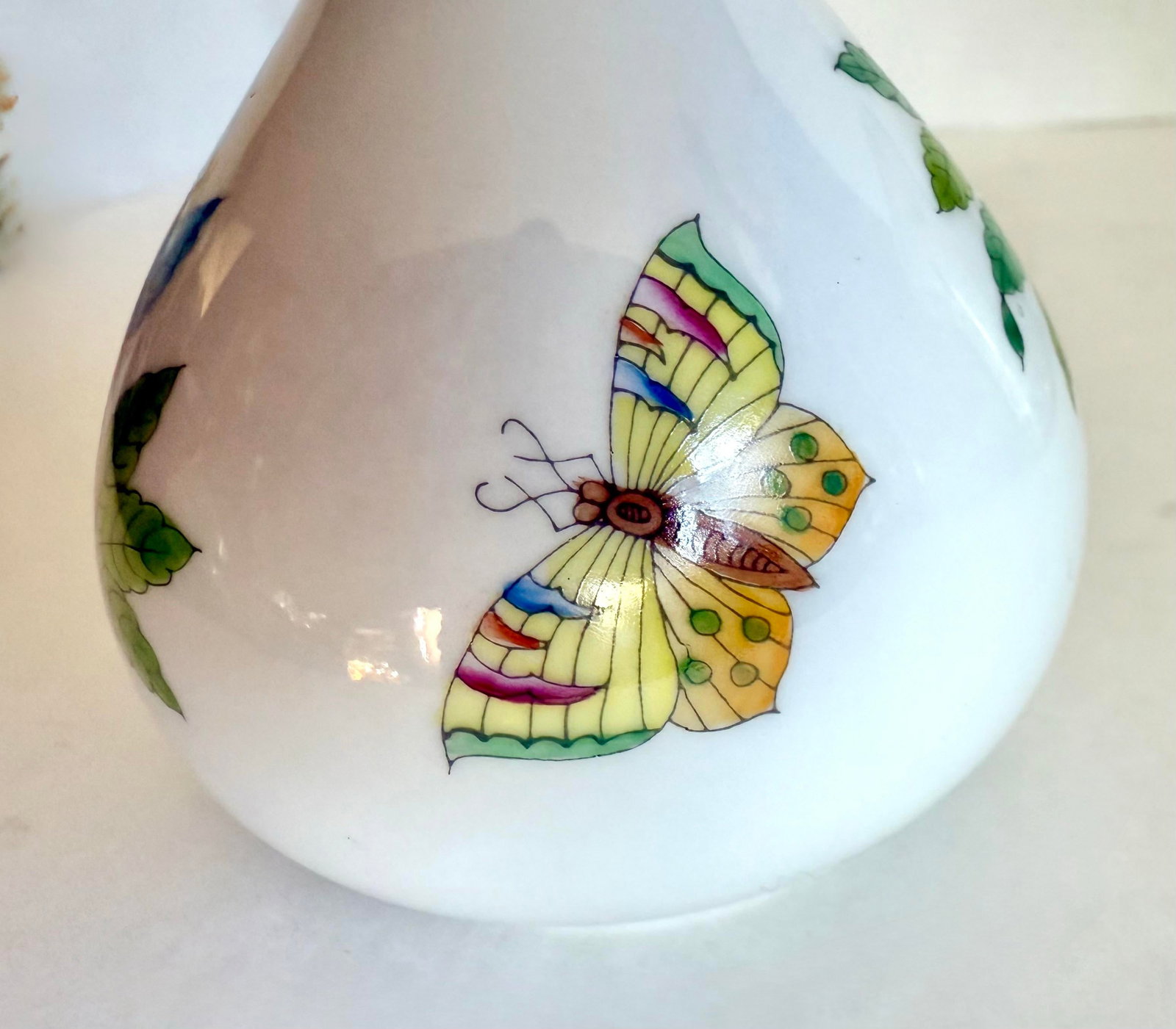 Herend Queen Victoria Hand-Painted Butterfly and Floral Porcelain Bud Vase - 3
