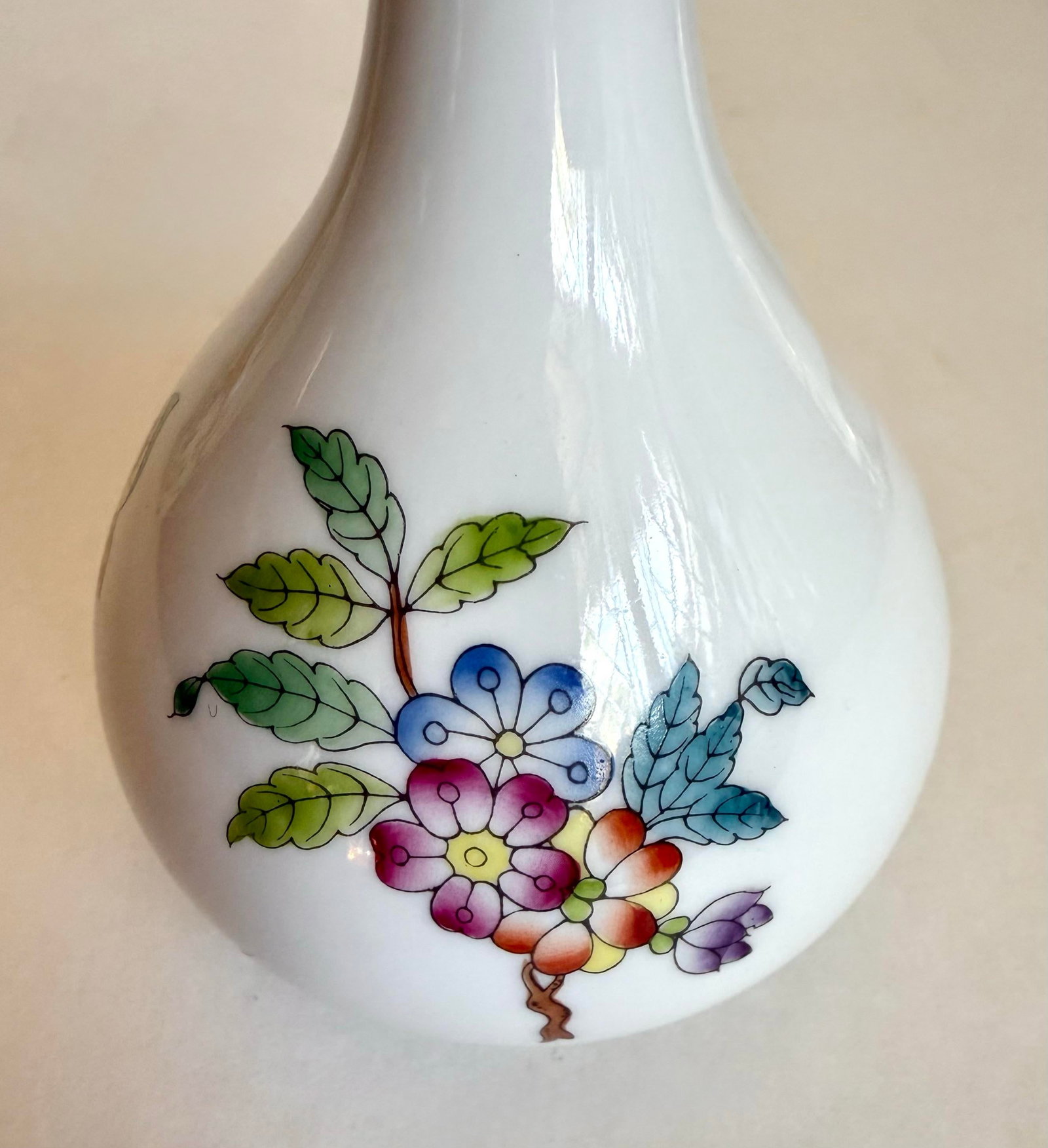 Herend Queen Victoria Hand-Painted Butterfly and Floral Porcelain Bud Vase - 5