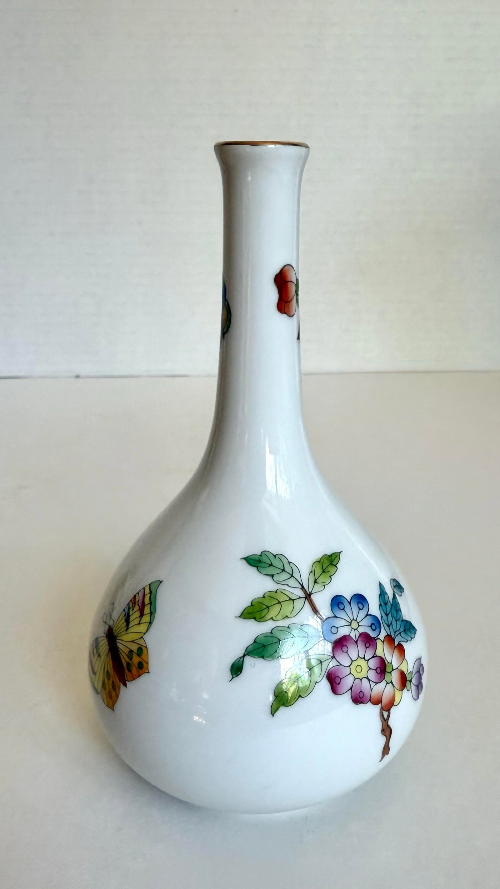 Herend Queen Victoria Hand-Painted Butterfly and Floral Porcelain Bud Vase - 6