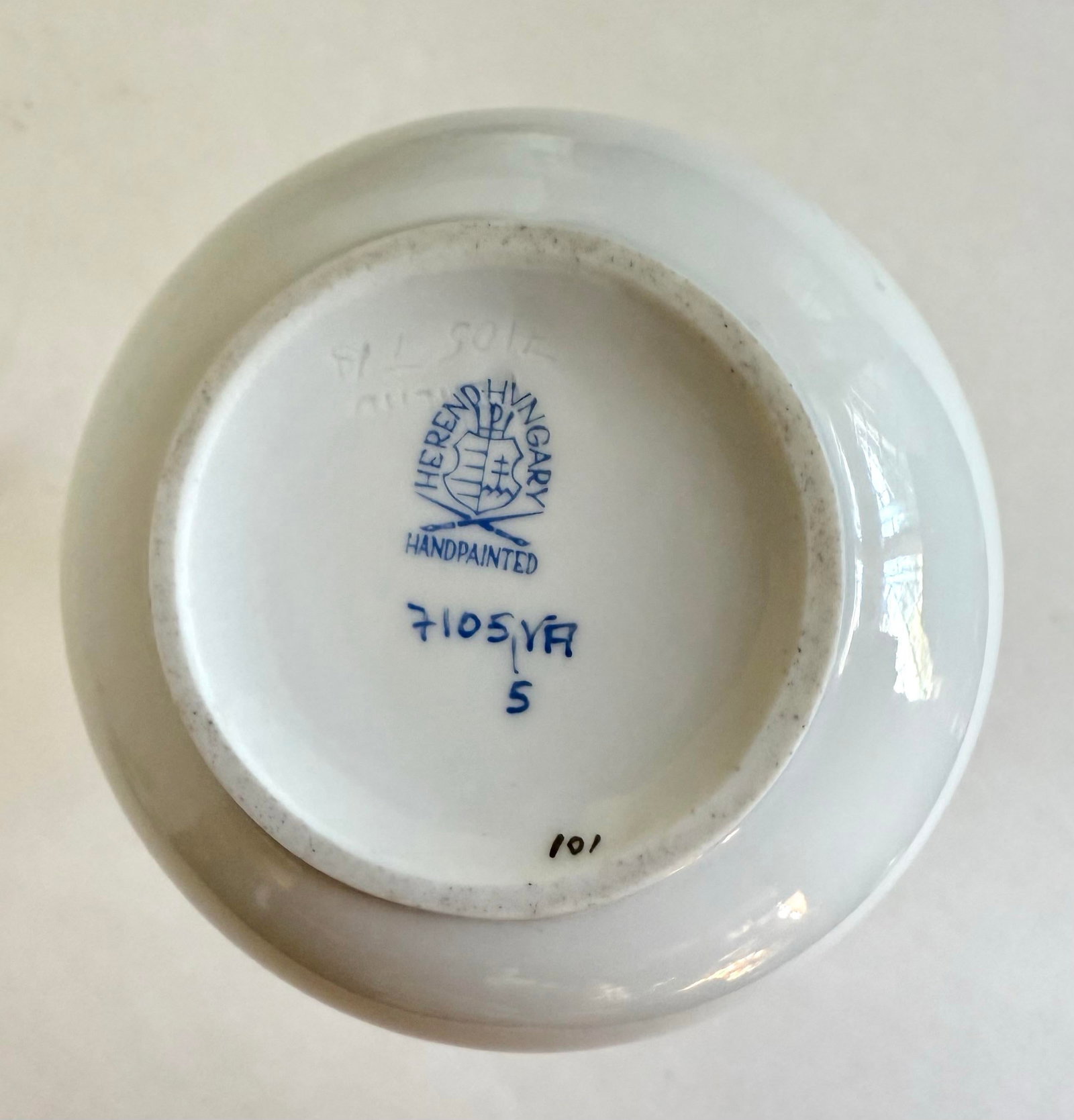 Herend Queen Victoria Hand-Painted Butterfly and Floral Porcelain Bud Vase - 8