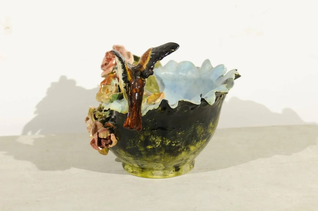 19th Century French Barbotine Covered Bowl with Bird and Bird Nest Décor - 3