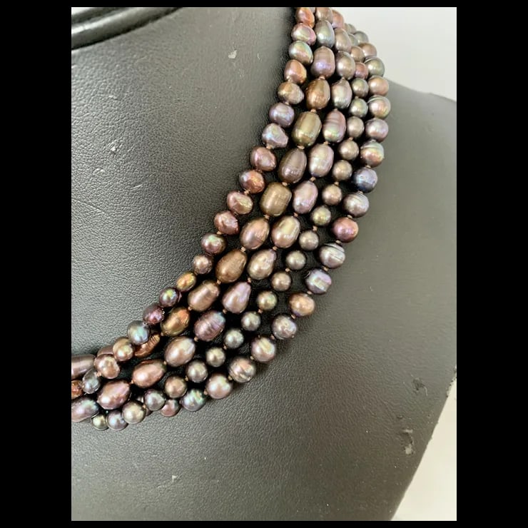Late 20th Century Freshwater Peacock Pearl Necklace - 3
