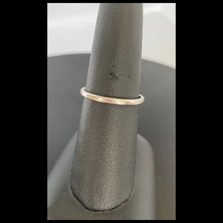 1920s Platinum Art Deco Engraved Wedding Band, Size 7 - 4
