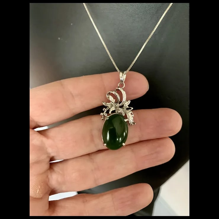 1950s 18k White Gold Jade Pendant - 10