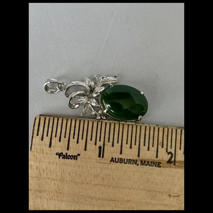 1950s 18k White Gold Jade Pendant - 4