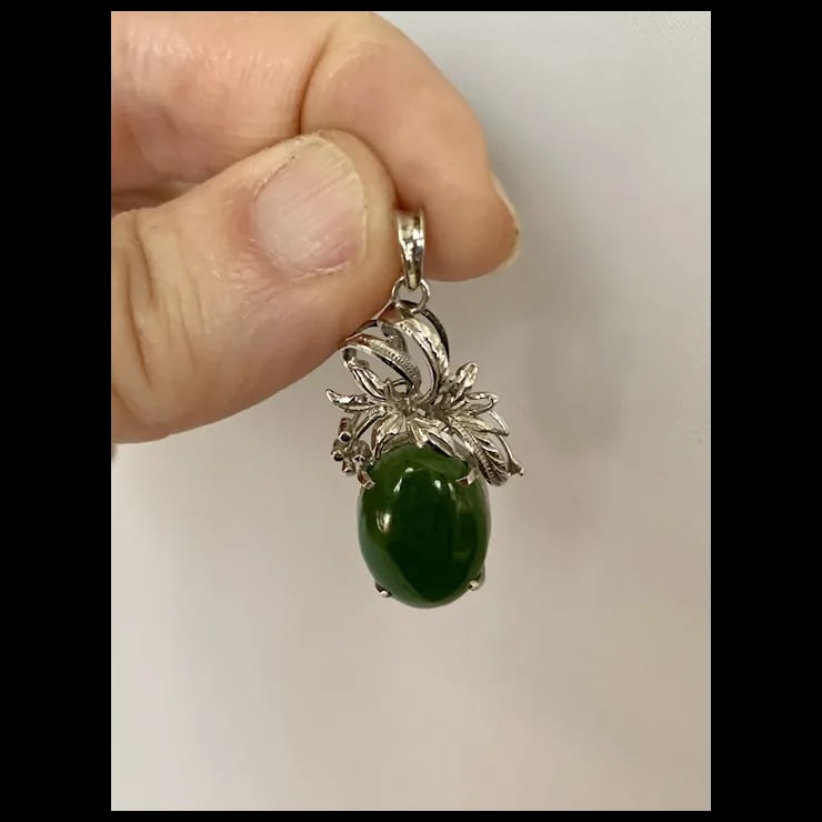 1950s 18k White Gold Jade Pendant - 5