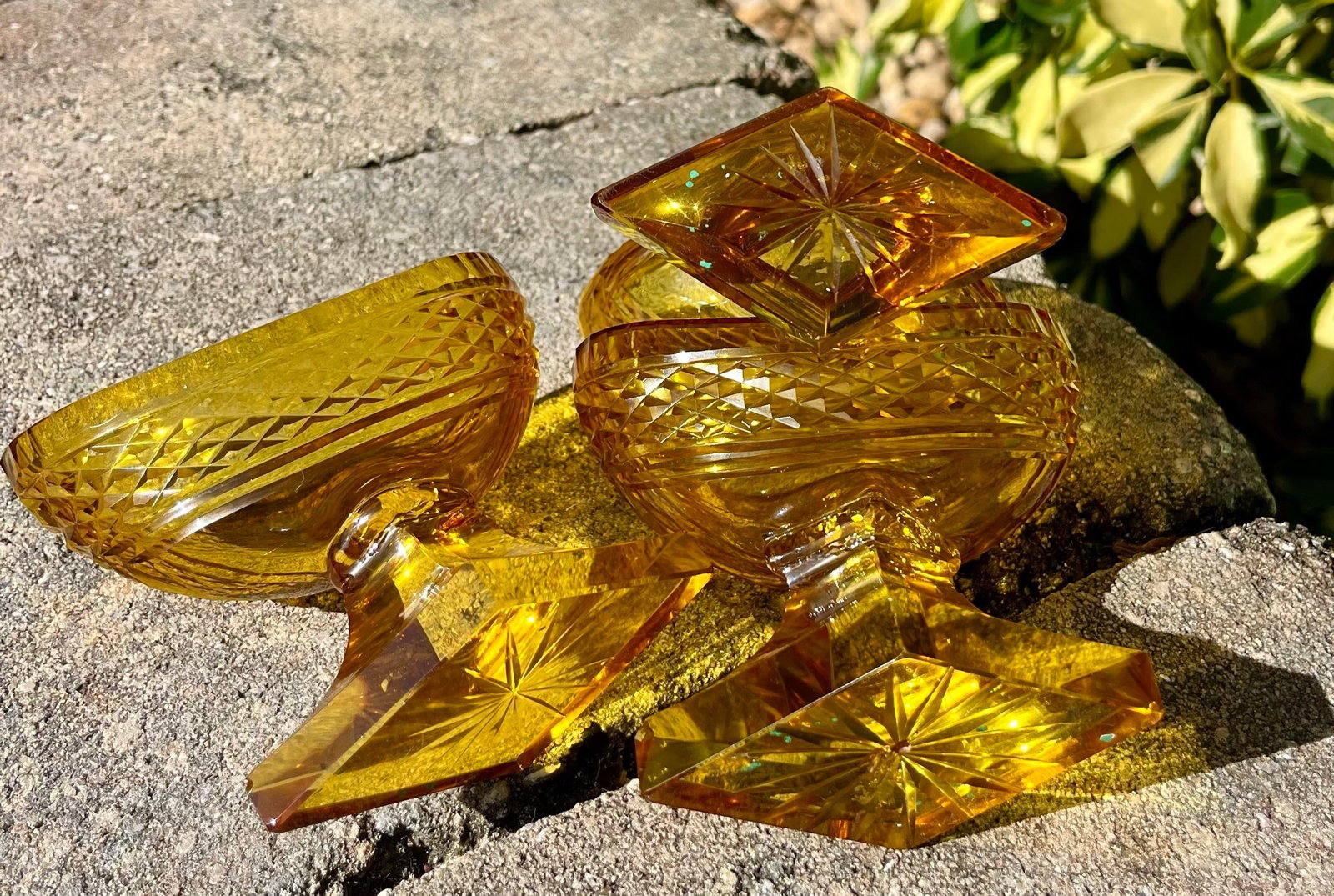 (3) Antique Anglo-Irish Cut Crystal Amber Glass Salt Cellars - 10