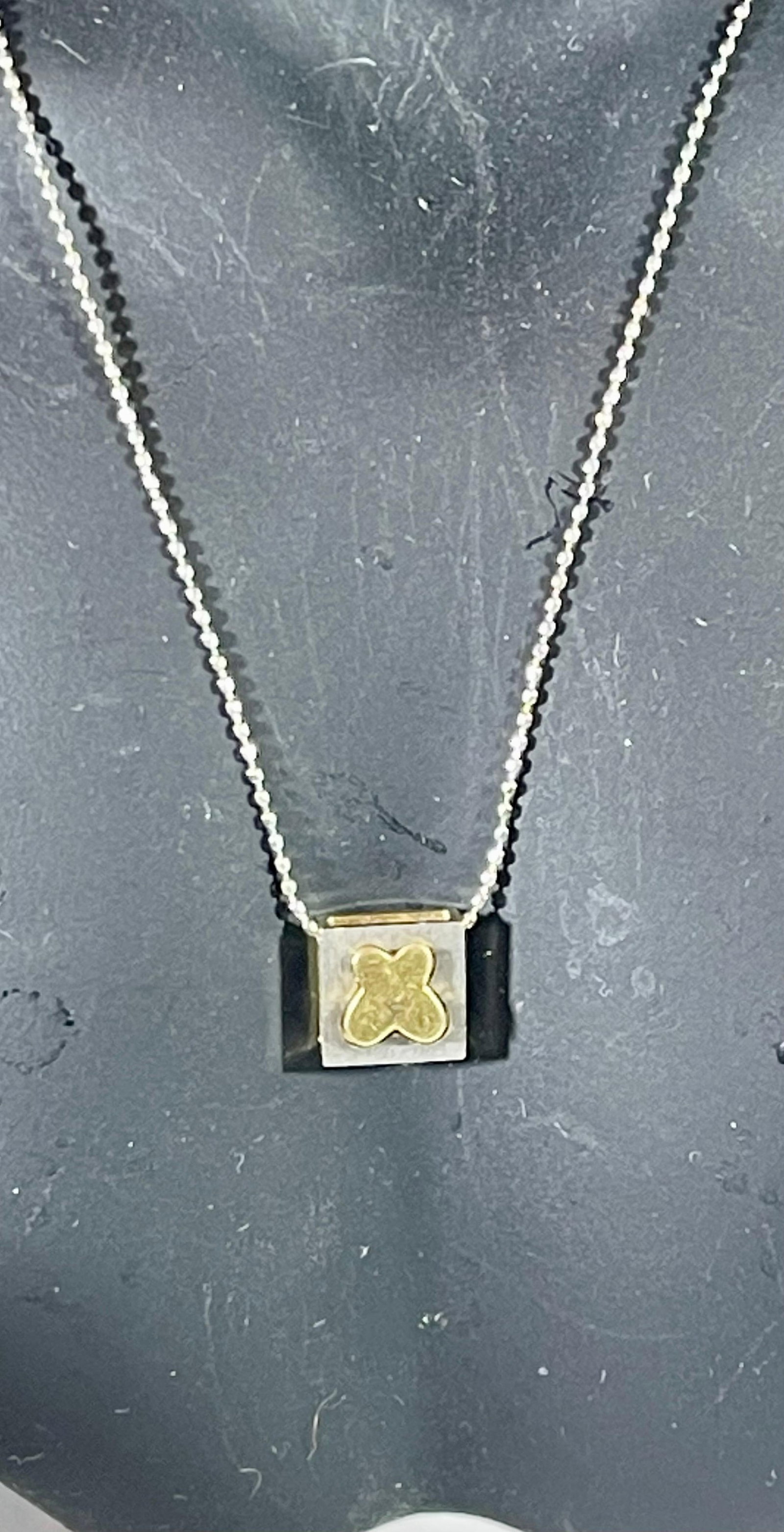 18 Karat Gold Pendant with White Diamond in White Platinum Chain - 11