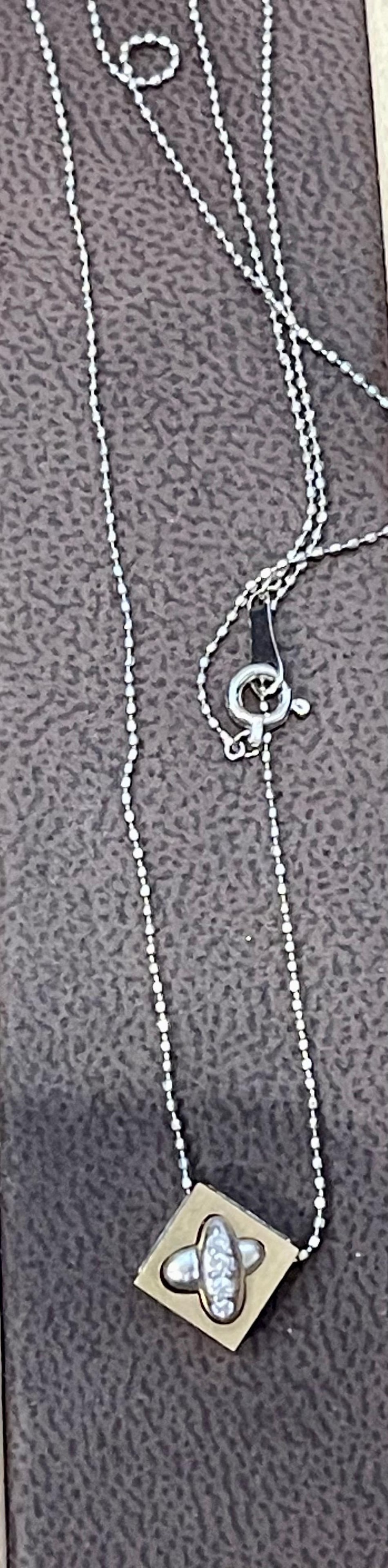 18 Karat Gold Pendant with White Diamond in White Platinum Chain - 12