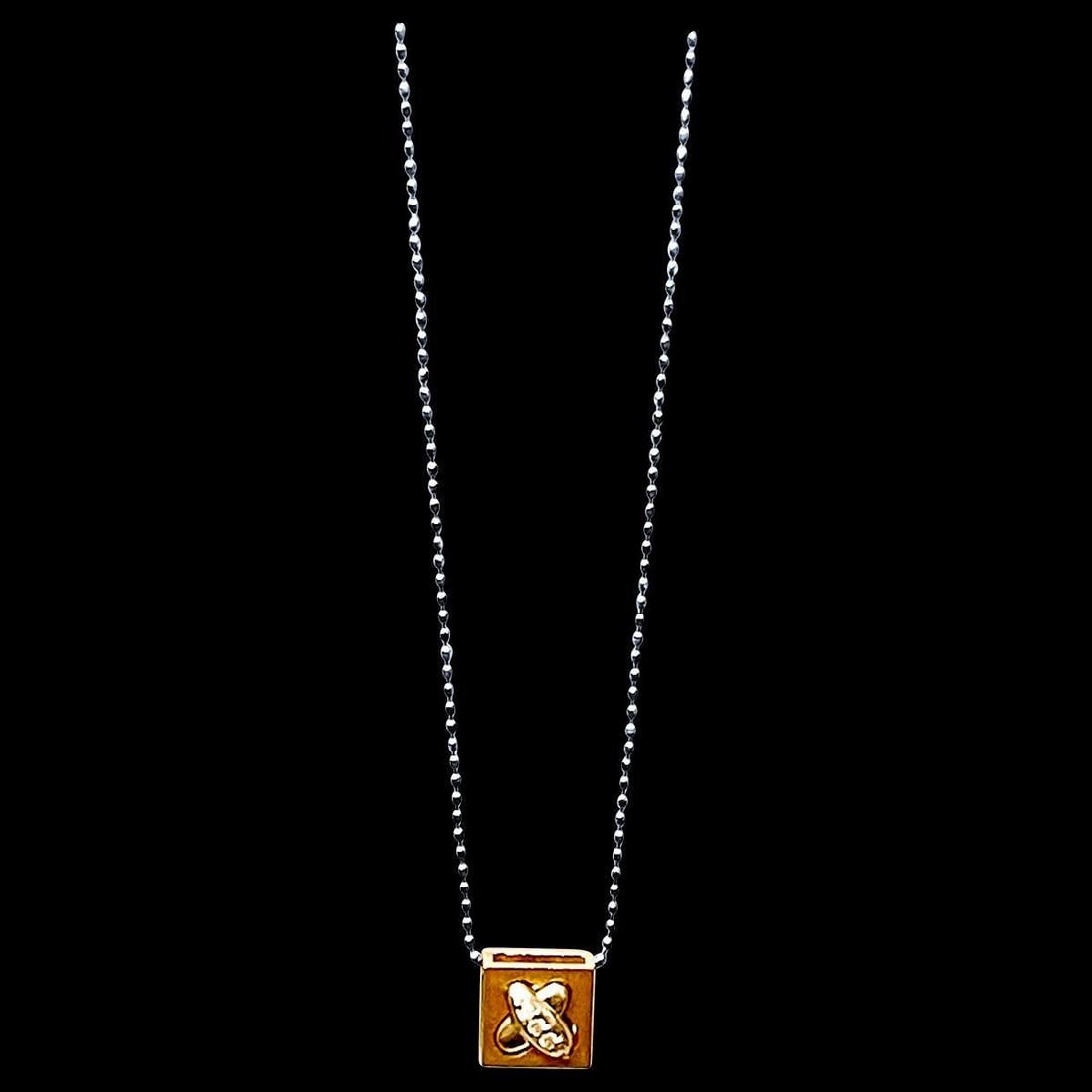 18 Karat Gold Pendant with White Diamond in White Platinum Chain - 18