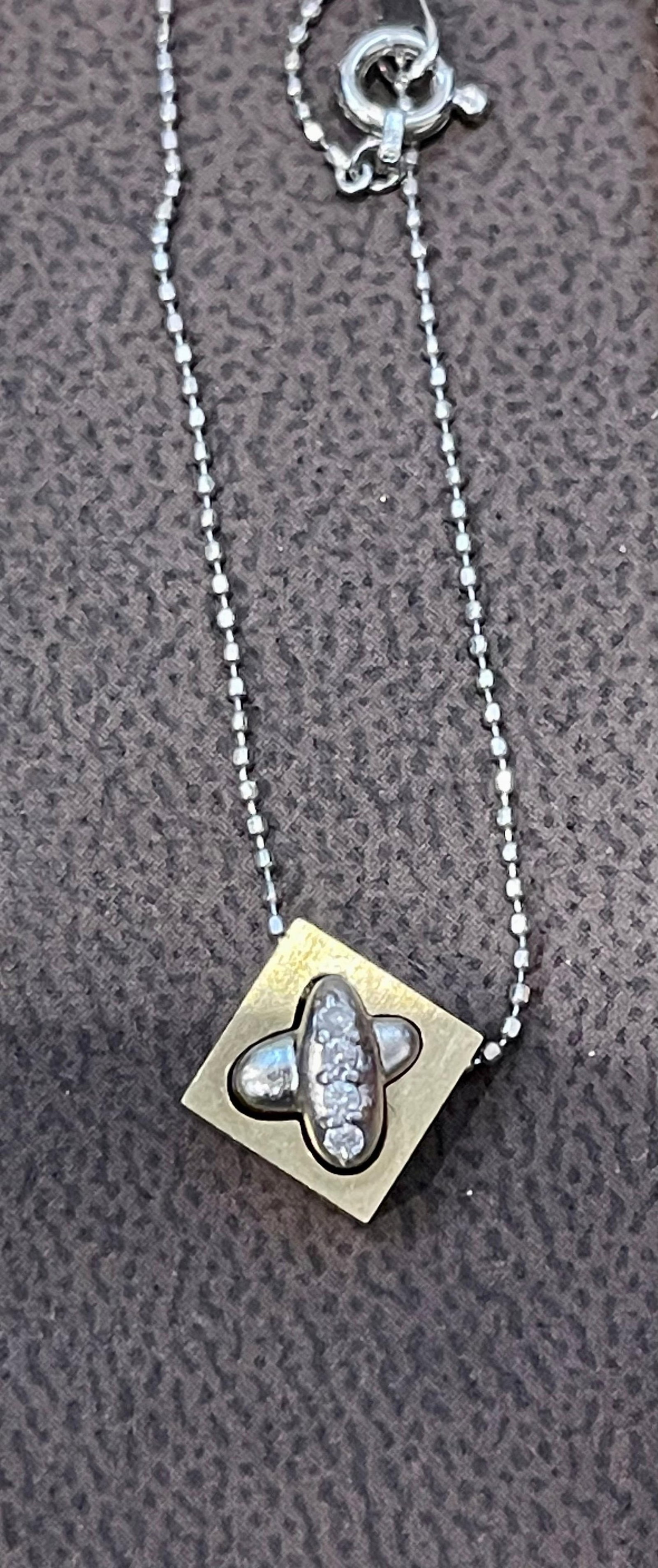18 Karat Gold Pendant with White Diamond in White Platinum Chain - 4