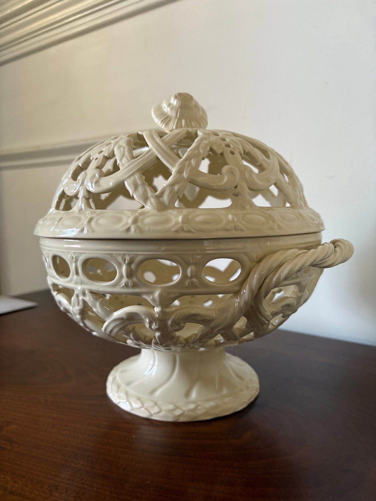 Footed Orange Bowl & Lid Edme by Wedgwood, 20th Century - 6