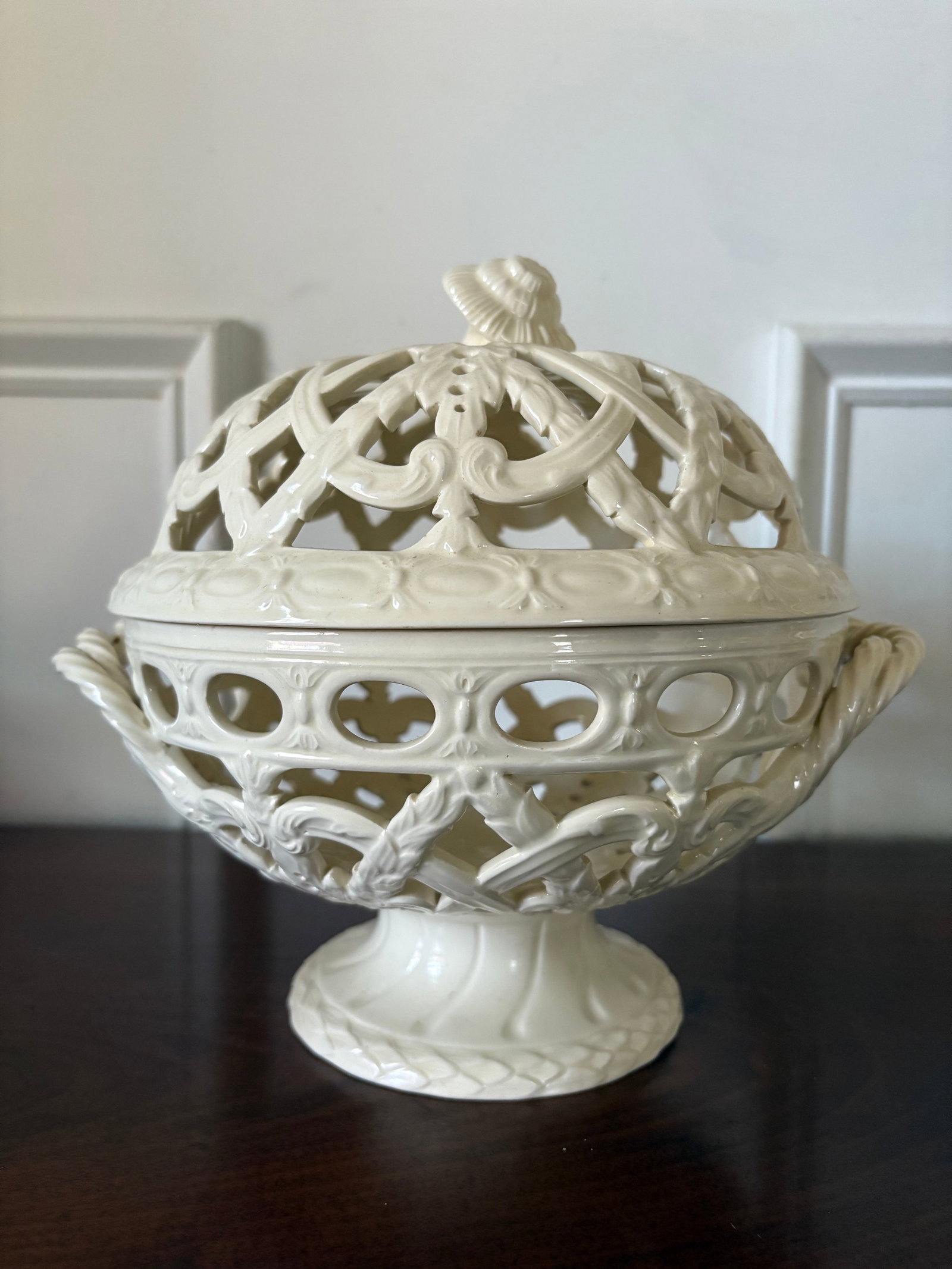 Footed Orange Bowl & Lid Edme by Wedgwood, 20th Century - 7
