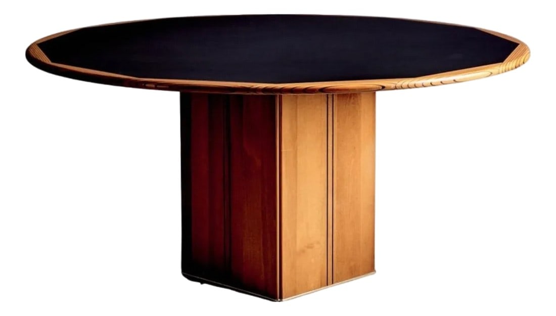Afra and Tobia Scarpa for Maxalto Africa Round Dining Table: Afra & Tobia Scarpa for Maxalto "Africa" round dining table with the sought-after black lacquered top. This exquisite table features a striking wood inlay, resting on a square pedestal base with