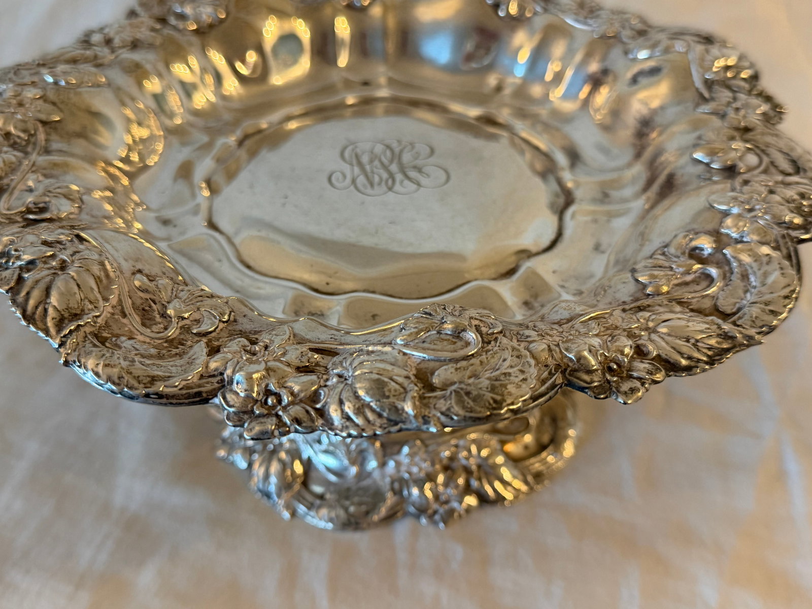 Antique Footed Sterling Silver Plate With Floral Design 570g - 2