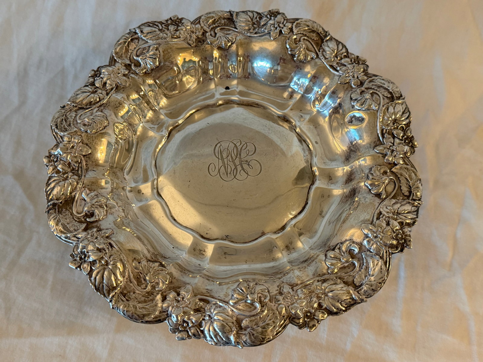 Antique Footed Sterling Silver Plate With Floral Design 570g - 8