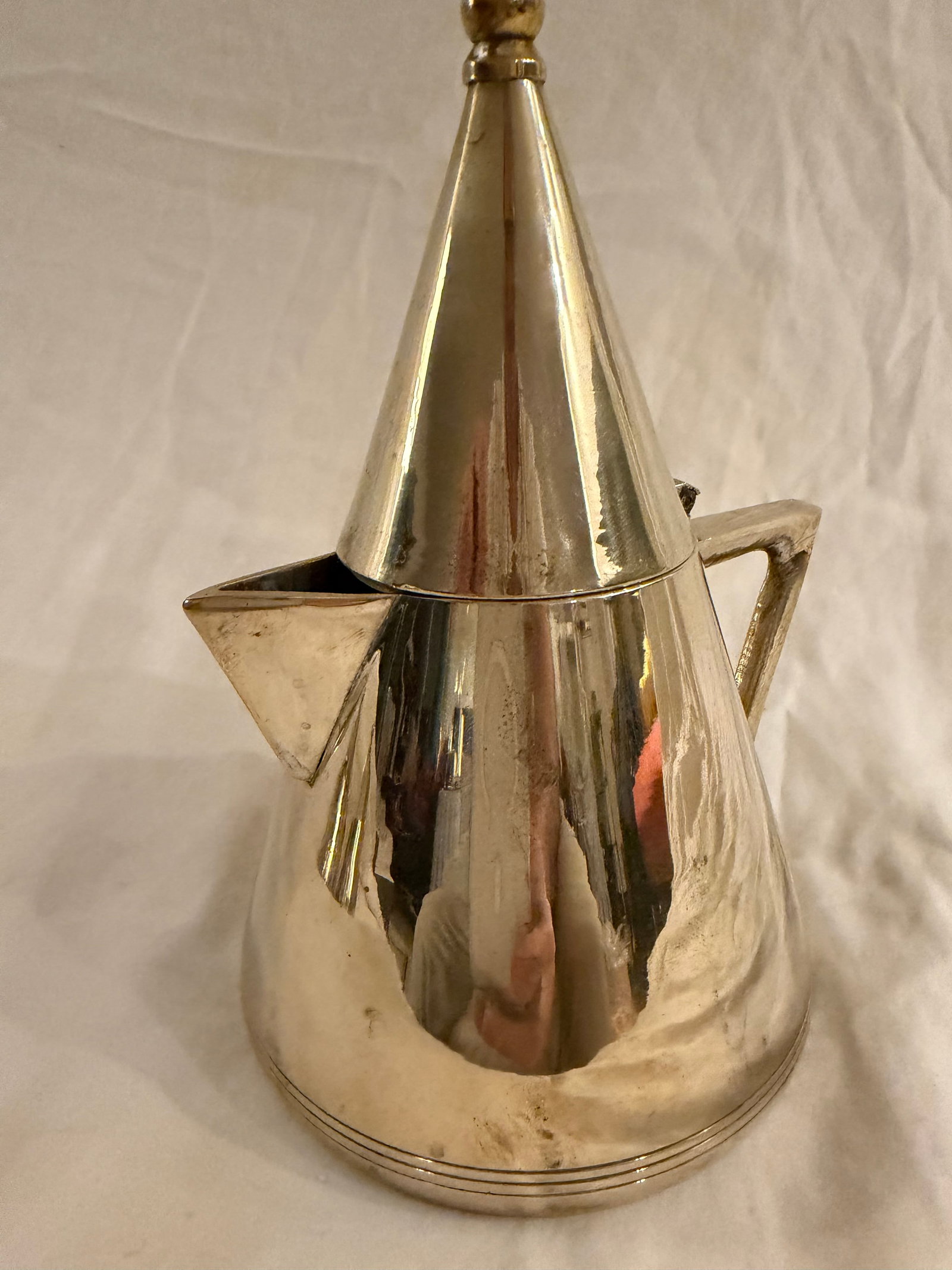 Mid 20th Century Art Deco Silver-Tone Metal Tea Set – Teapot, Sugar Pot & Milk Pot, 3-Piece - 4