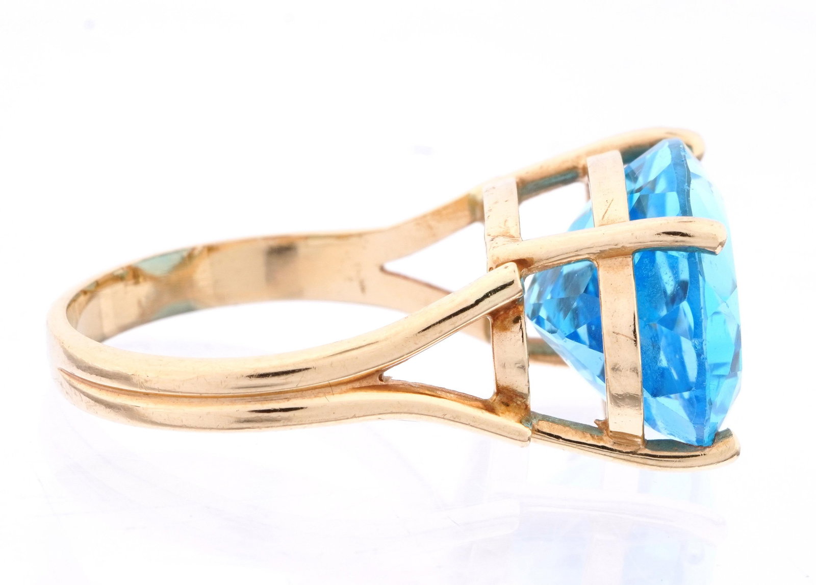 14k Gold Oval Blue Topaz Cocktail Ring - 5