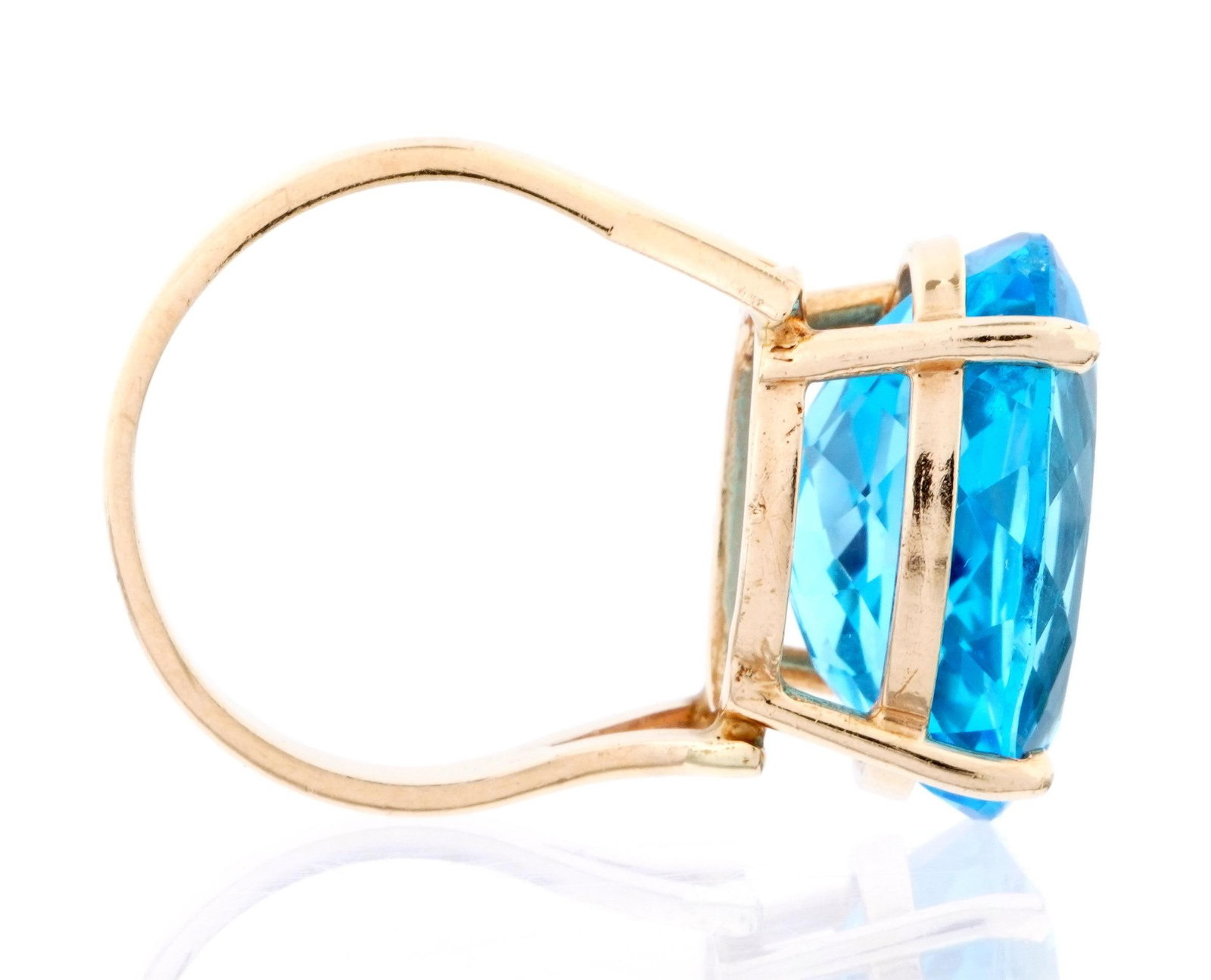 14k Gold Oval Blue Topaz Cocktail Ring - 7