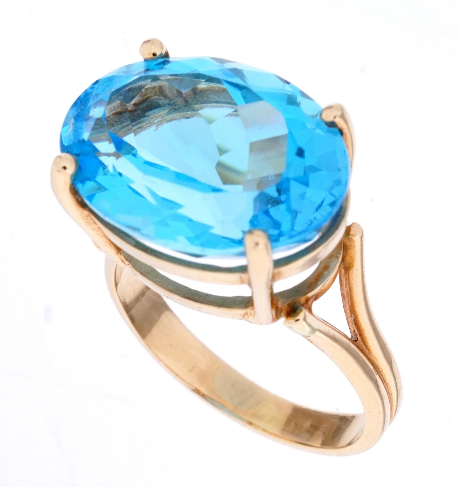 14k Gold Oval Blue Topaz Cocktail Ring - 8