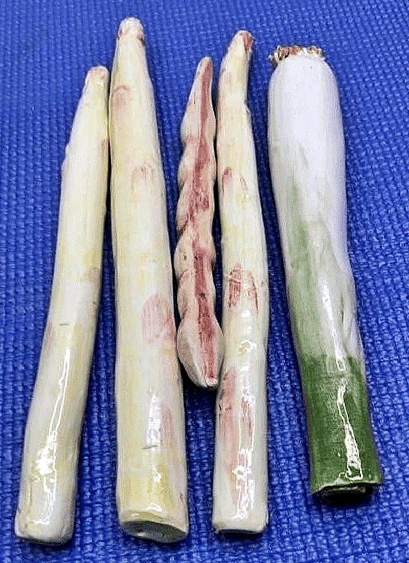 1990s French Majolica Asparagus Pitcher With Spears - 6
