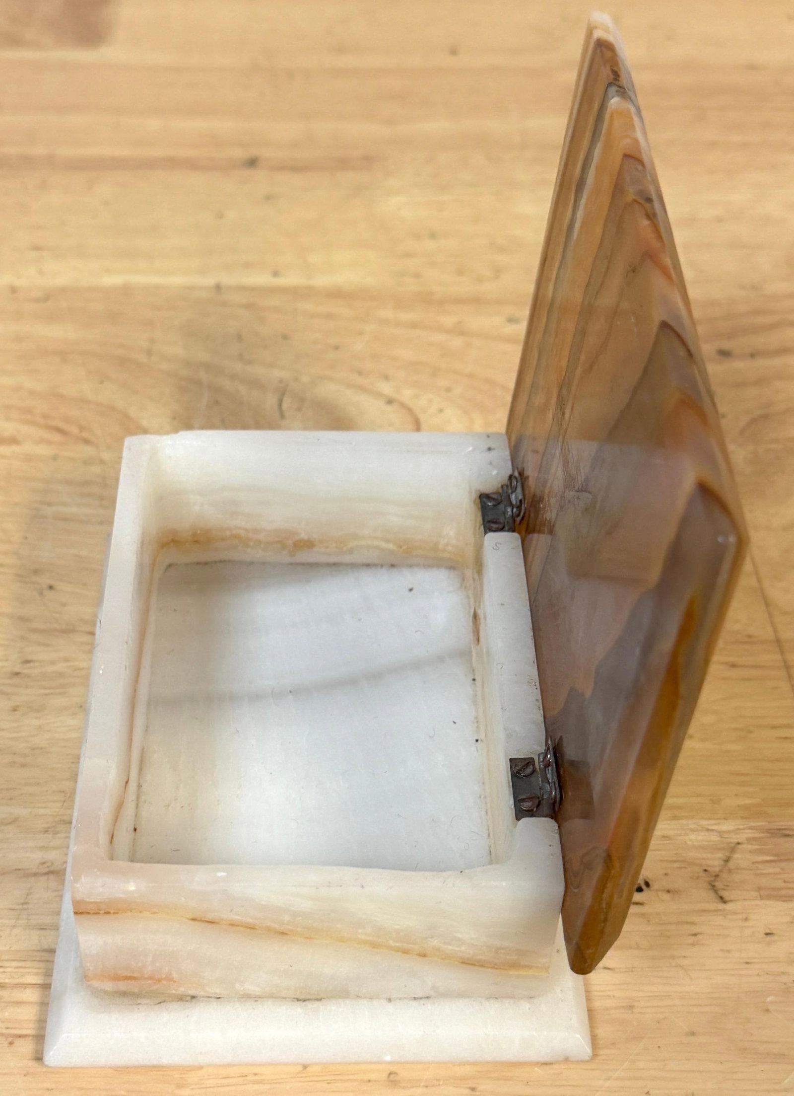 Italian Specimen Agate and Alabaster Hinged Table Box, Circa 1950s - 16