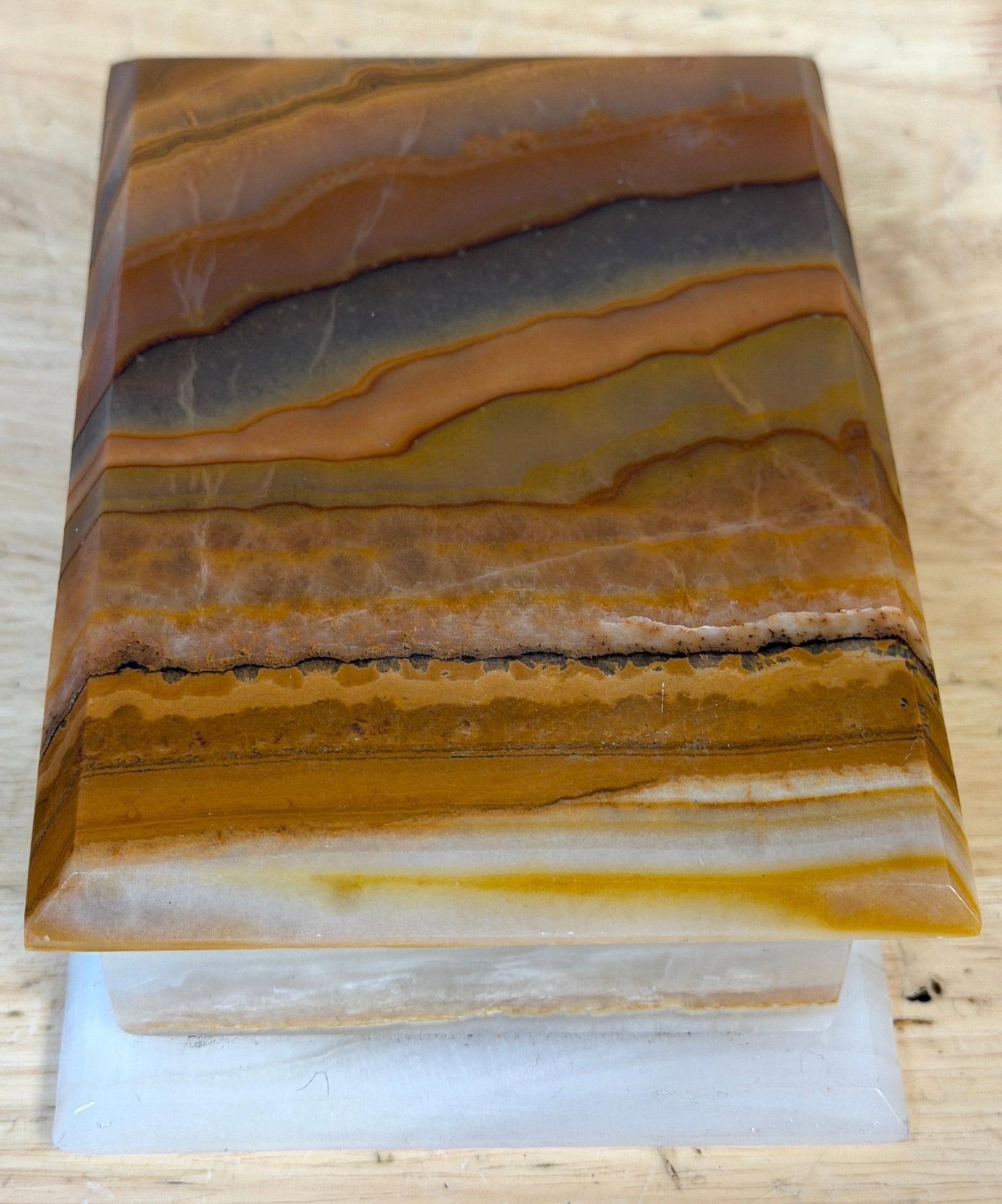 Italian Specimen Agate and Alabaster Hinged Table Box, Circa 1950s - 9
