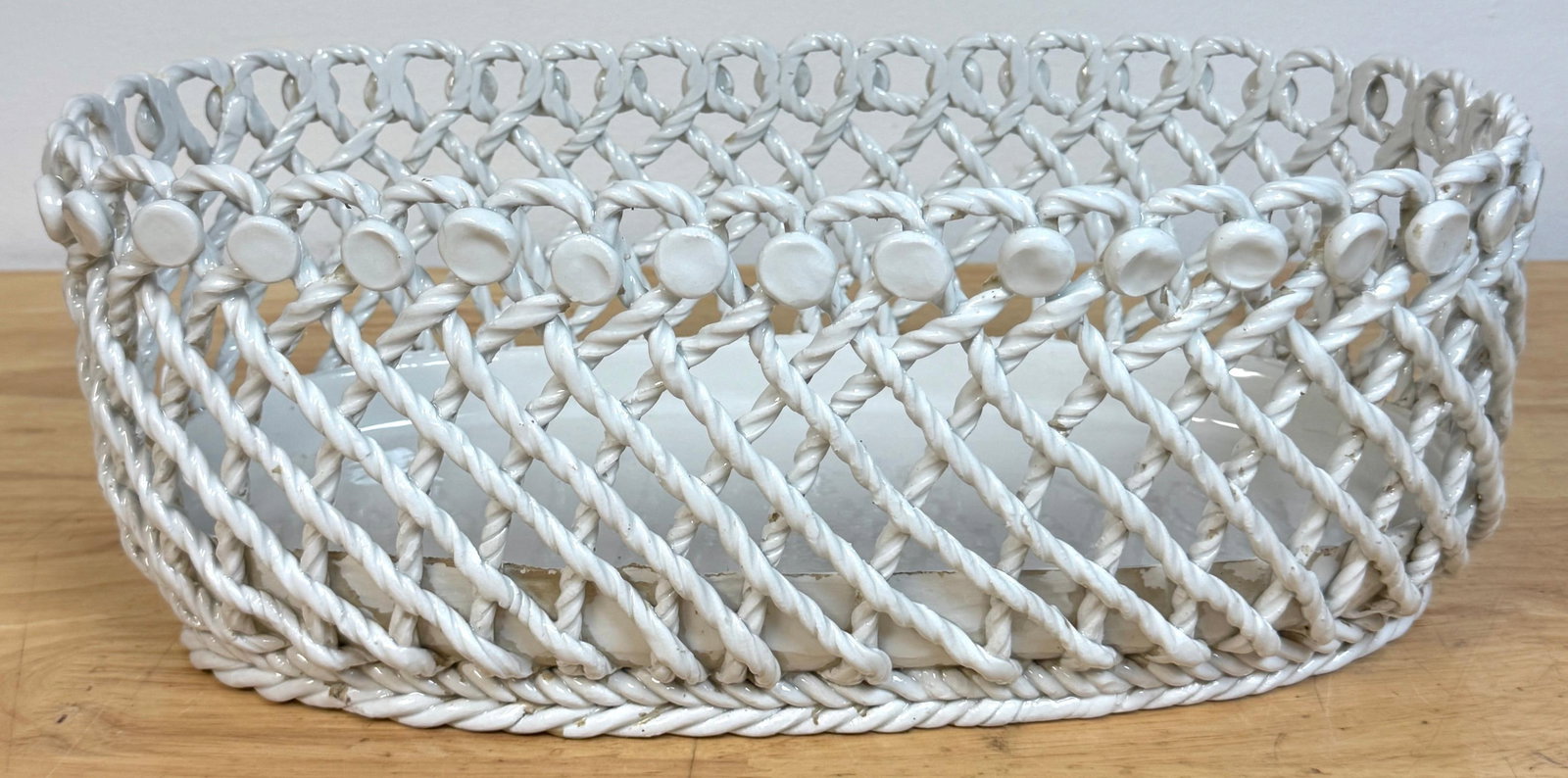 Italian Creamware, in White Rope-Twist Oval Centerpiece Basket, Mid-20th Century - 9