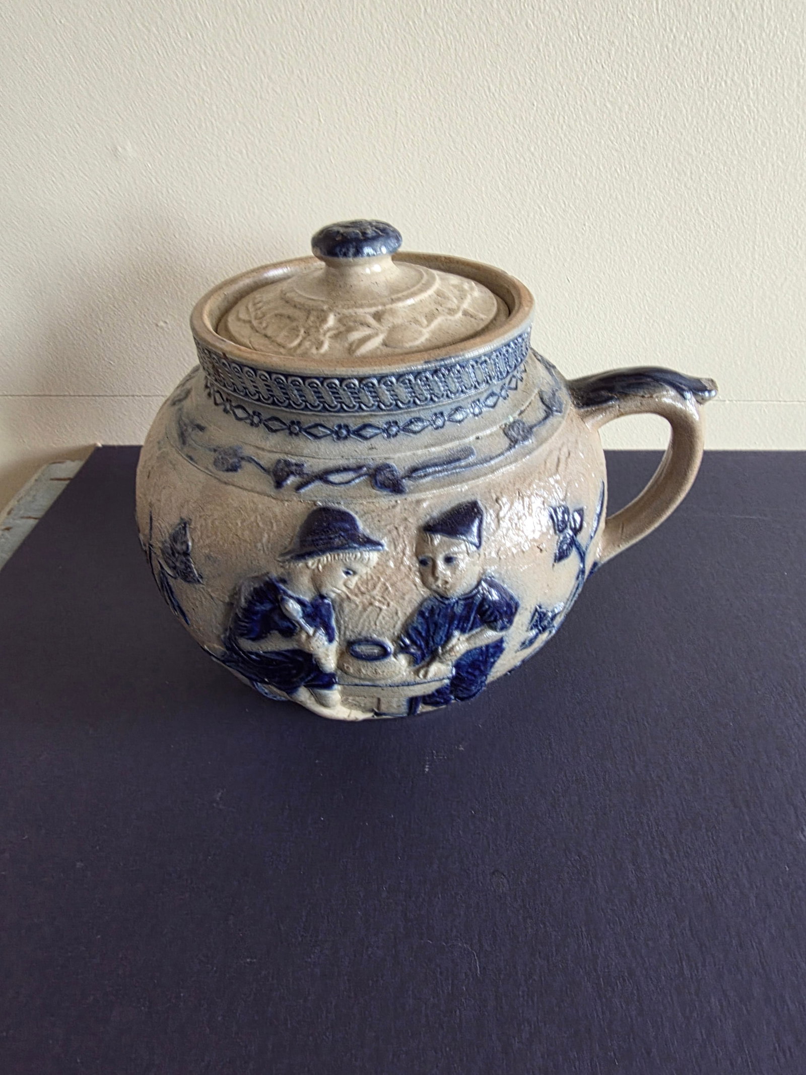 Stoneware Boston Baked Beans Pot - 11