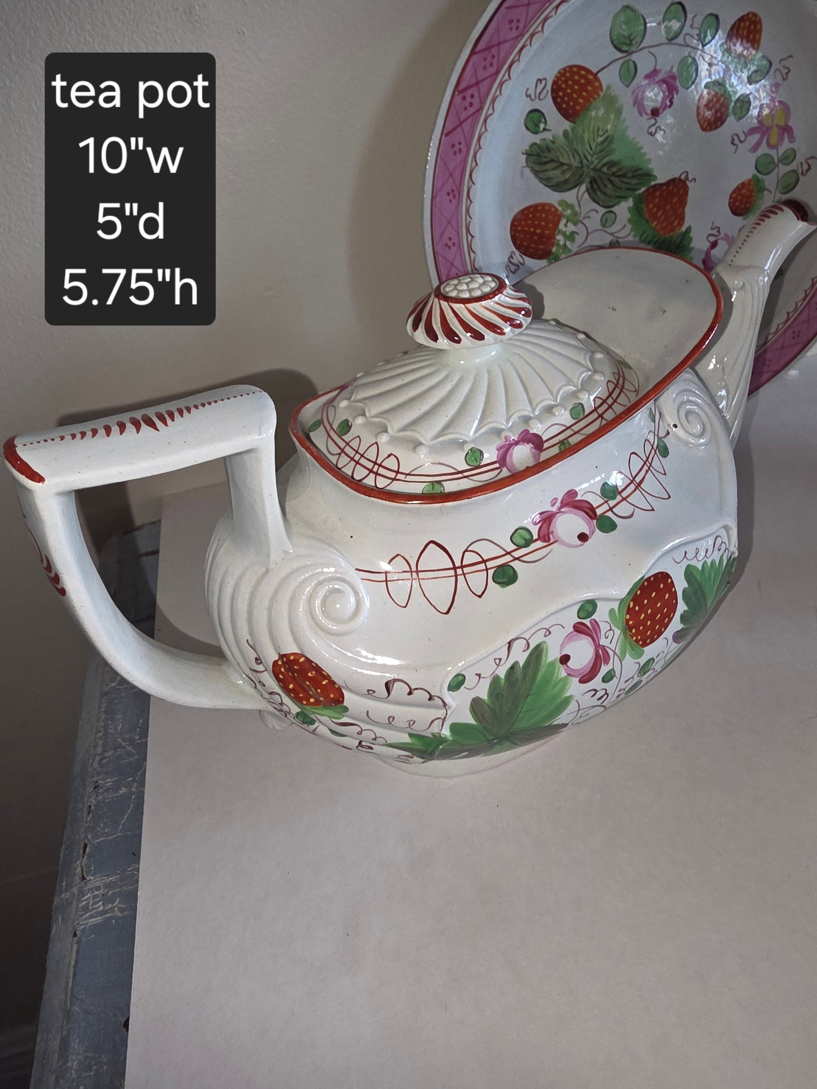 Group of English Pearlware Strawberry and Vine - 14