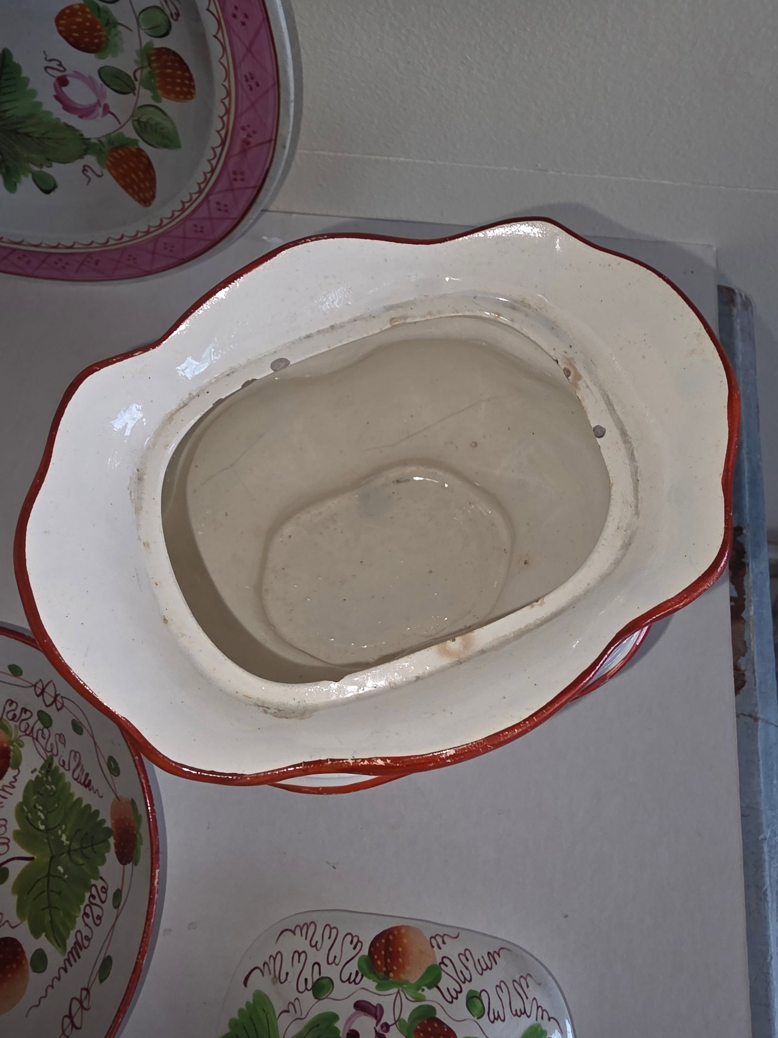 Group of English Pearlware Strawberry and Vine - 9
