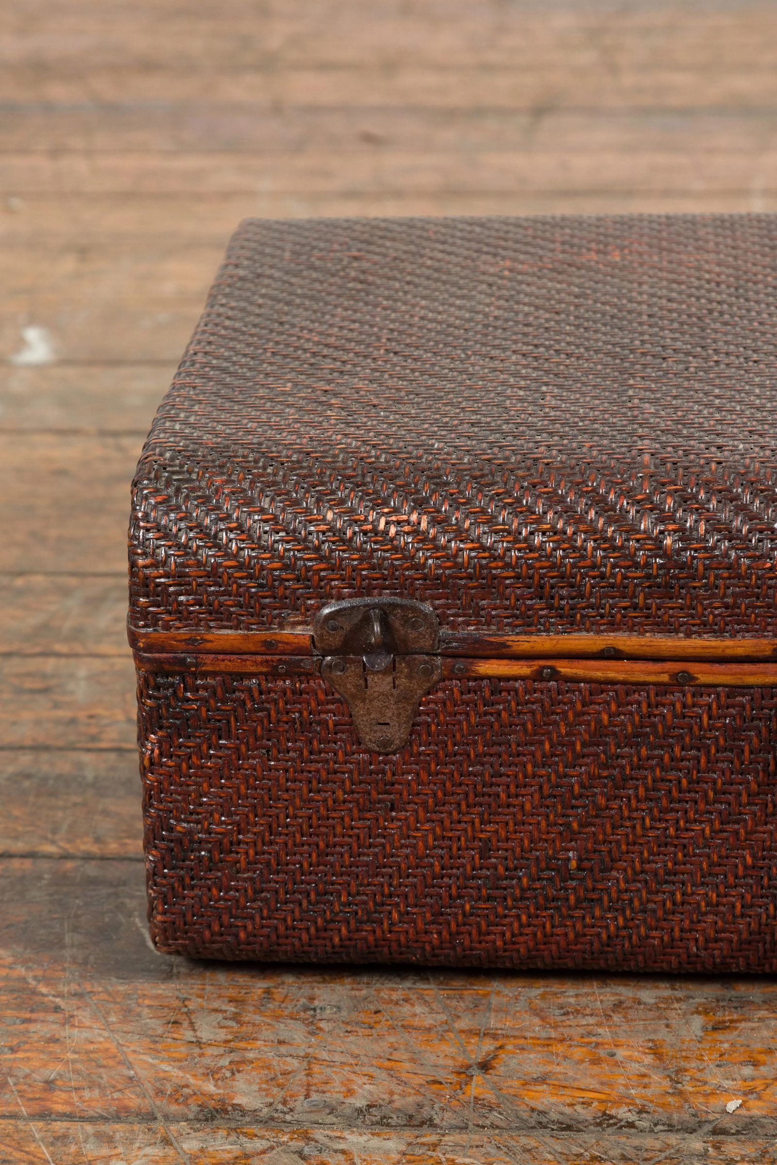 Thai 19th Century Woven Rattan over Wood Carrying Case with Painted Interior - 6