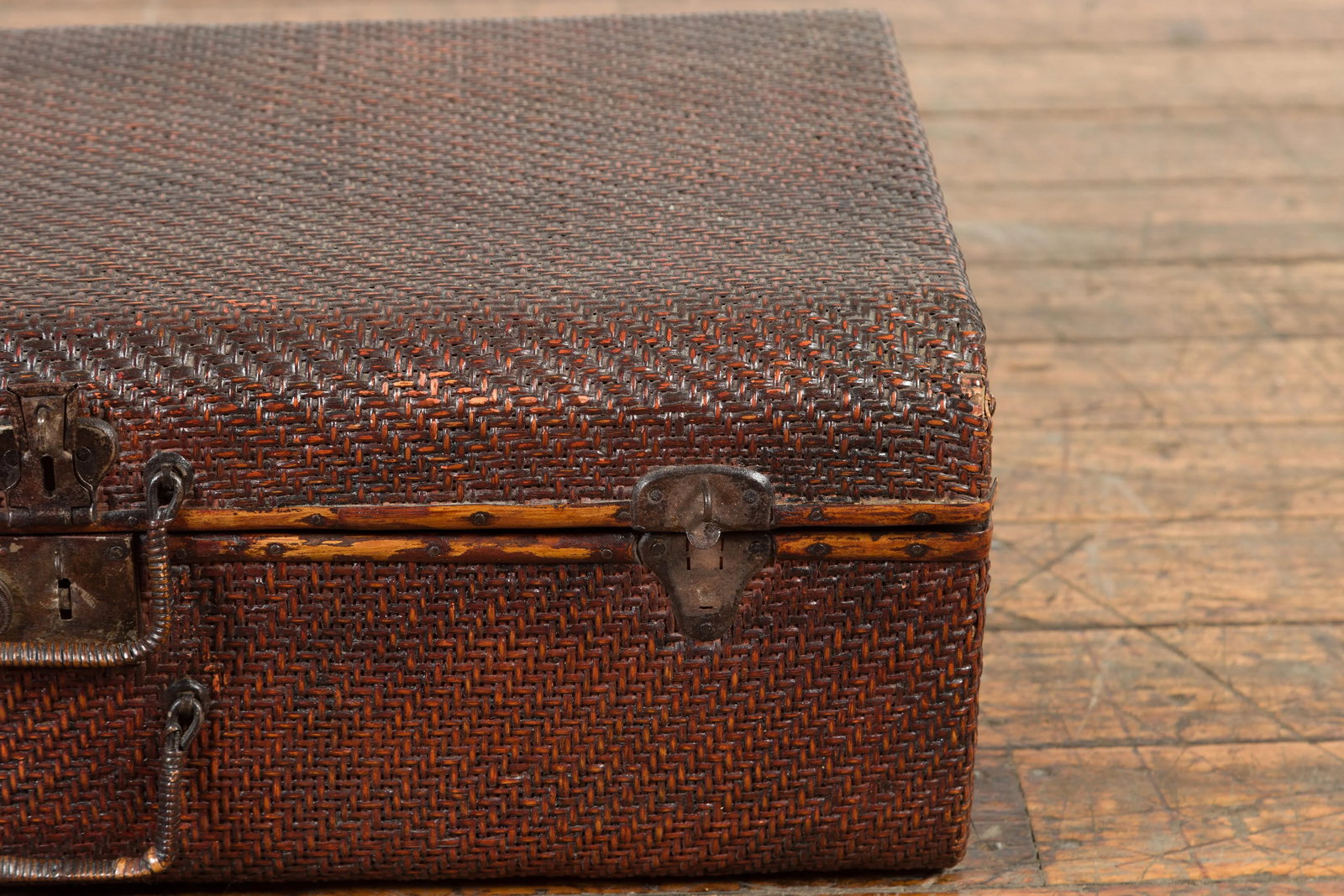 Thai 19th Century Woven Rattan over Wood Carrying Case with Painted Interior - 7