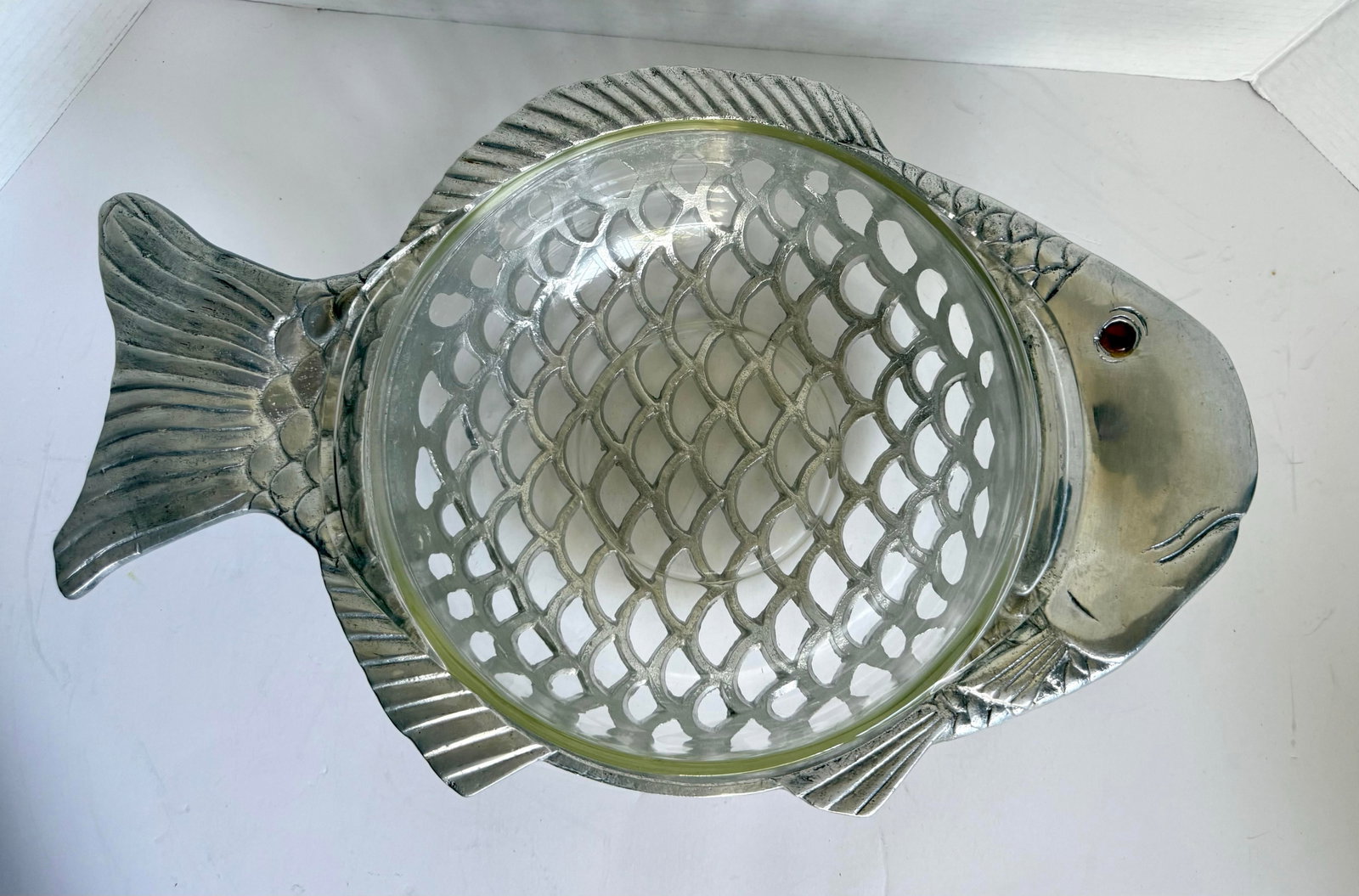 1981 Arthur Court Figurative Fish Serving Bowl With Pyrex Glass Insert - 2