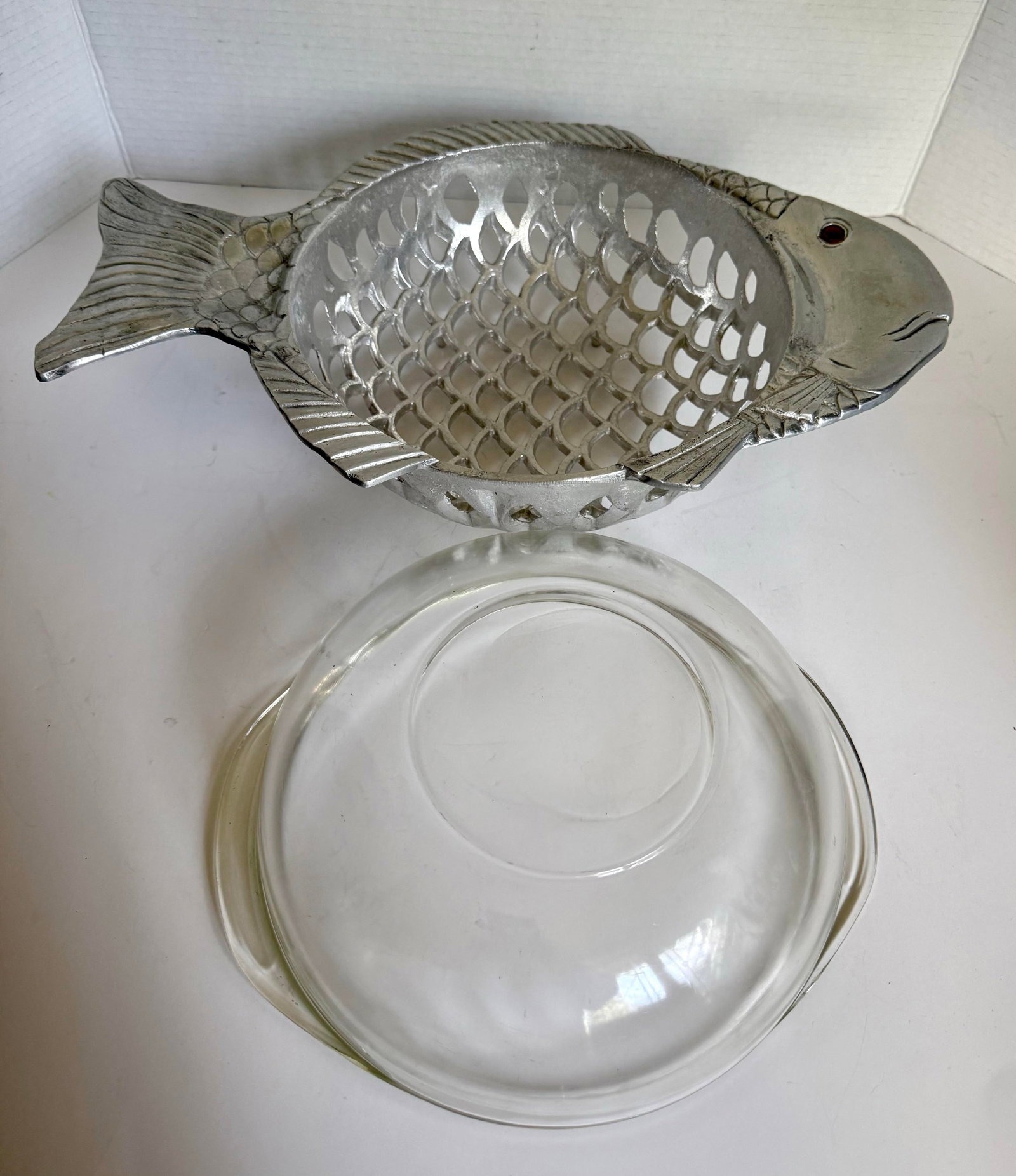 1981 Arthur Court Figurative Fish Serving Bowl With Pyrex Glass Insert - 5