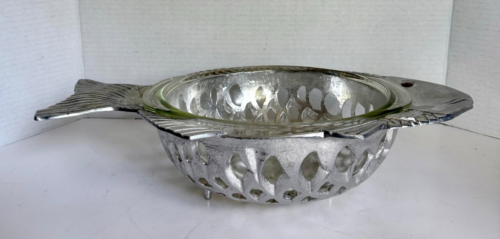 1981 Arthur Court Figurative Fish Serving Bowl With Pyrex Glass Insert - 8