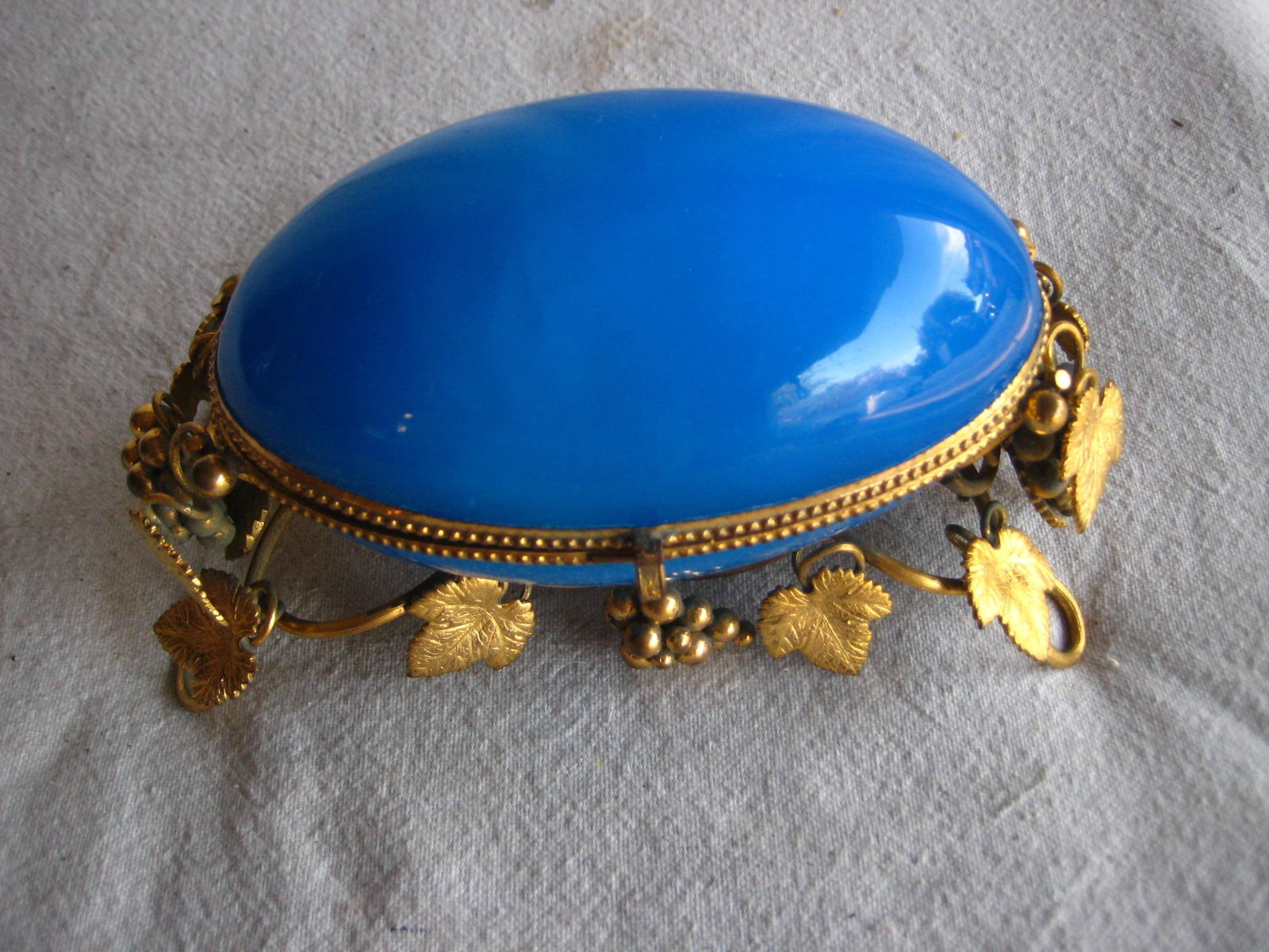 French Large Bleu Opaline Egg Box With Perfume Bottles View of Paris 19 Century - 3