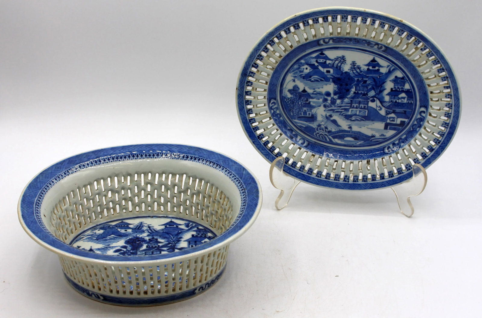 Circa 1870s-80s Chinese Blue & White Porcelain Chestnut Basket With Undertray - 2