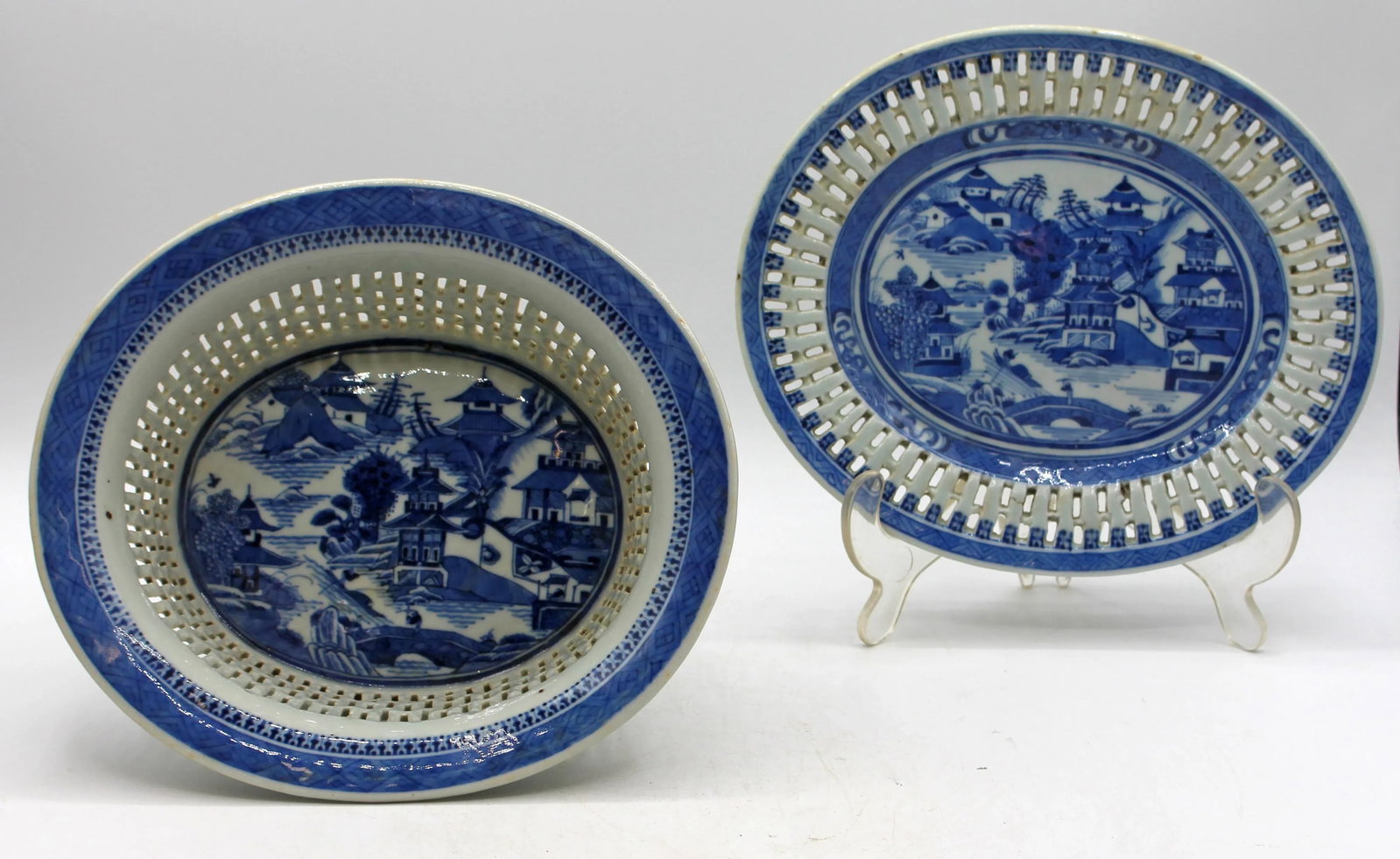 Circa 1870s-80s Chinese Blue & White Porcelain Chestnut Basket With Undertray - 3