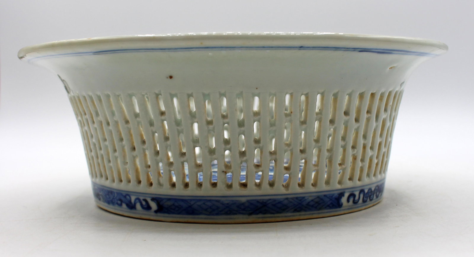 Circa 1870s-80s Chinese Blue & White Porcelain Chestnut Basket With Undertray - 5