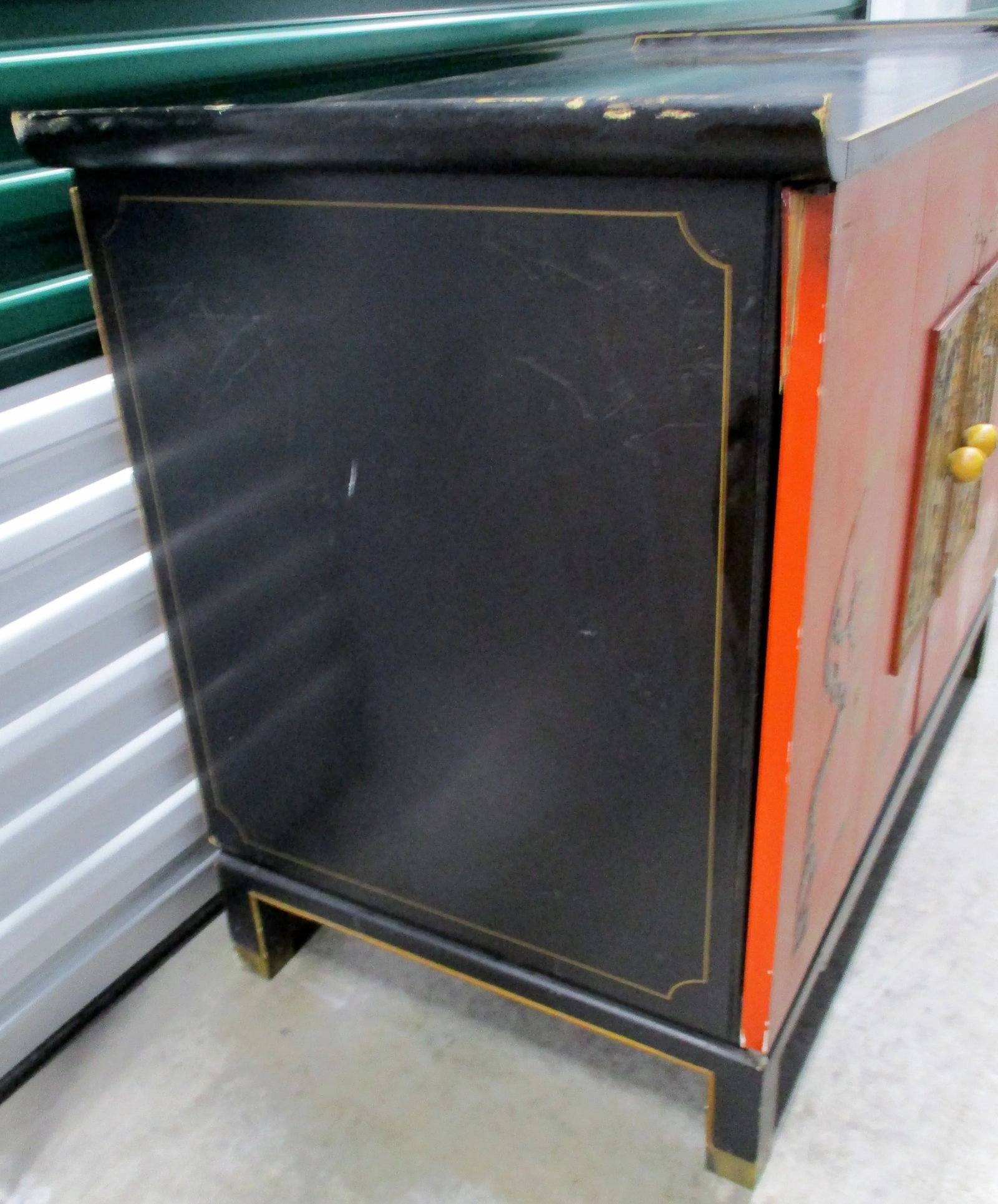 1940s Vintage Asian Black and Red Lacquer Cabinet With Bifold Doors - 7