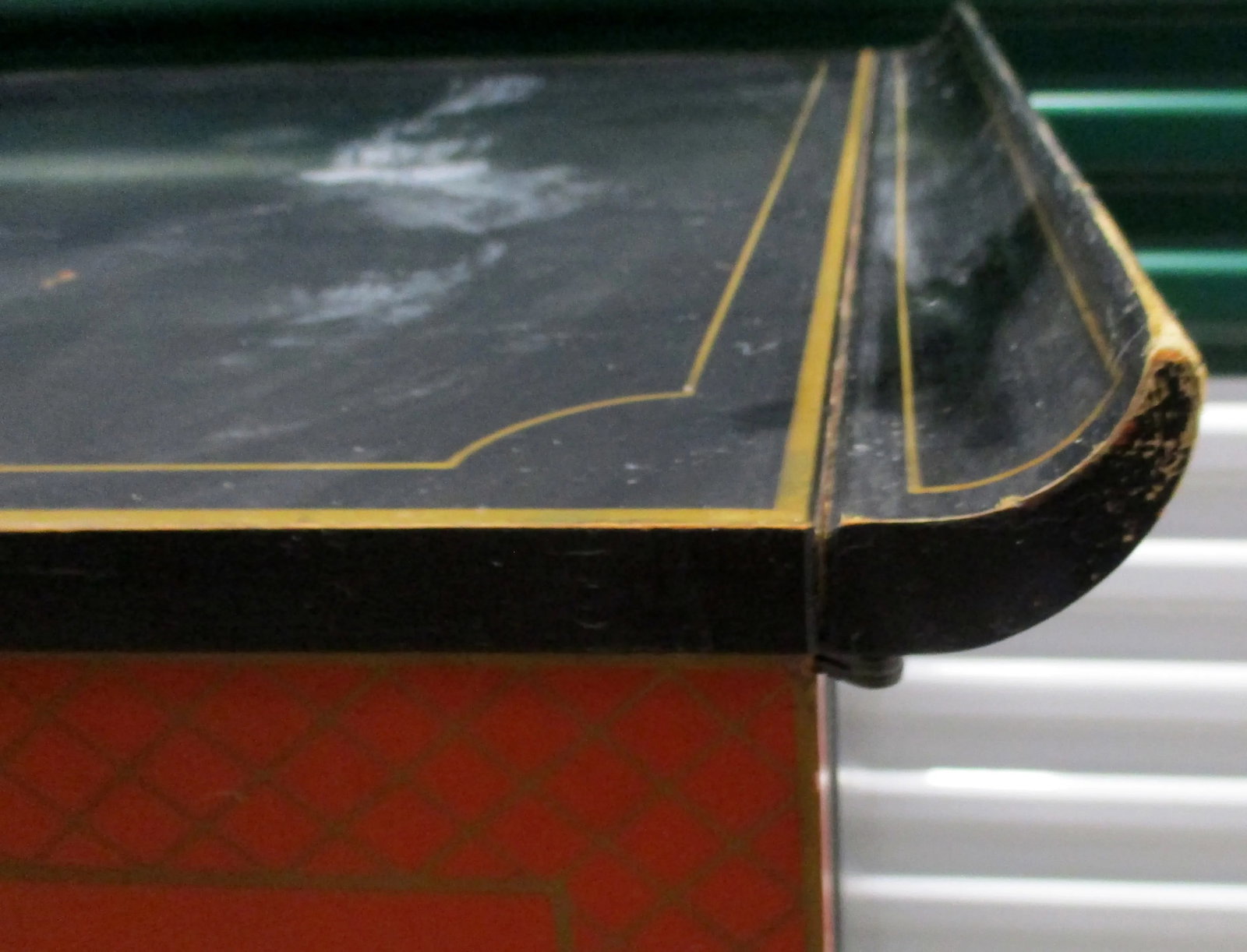 1940s Vintage Asian Black and Red Lacquer Cabinet With Bifold Doors - 9
