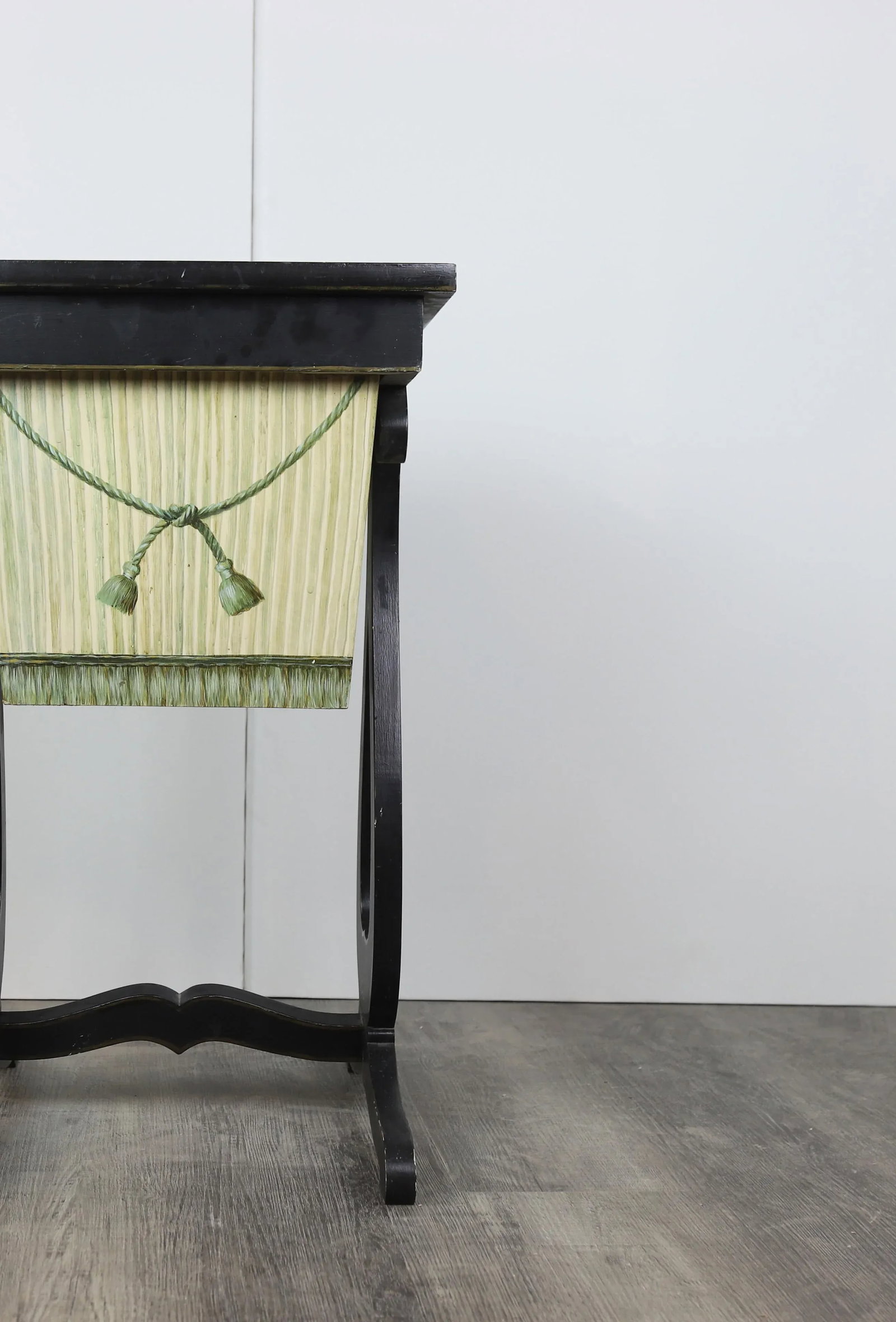 Vintage Hand Painted Sewing Side Table From Brunschwig & Fil's Old Collection - 4