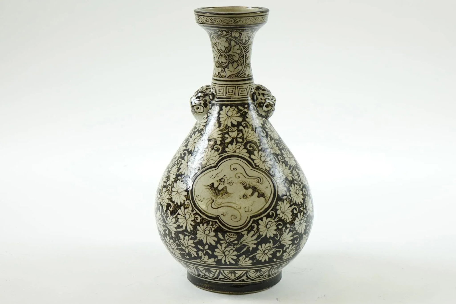 Antique Chinese Porcelain Vase - 4