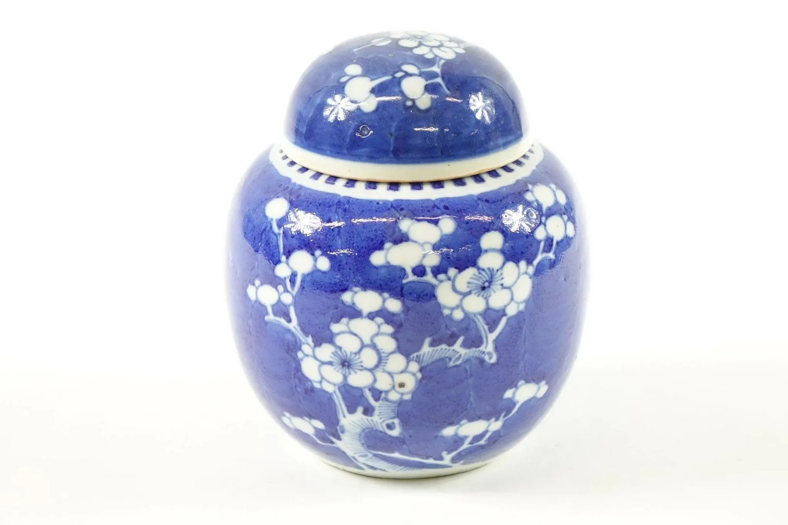 19th Century Antique Blue and White Chinese Porcelain Jar With Lid - Circle Marking on the Bottom - 5
