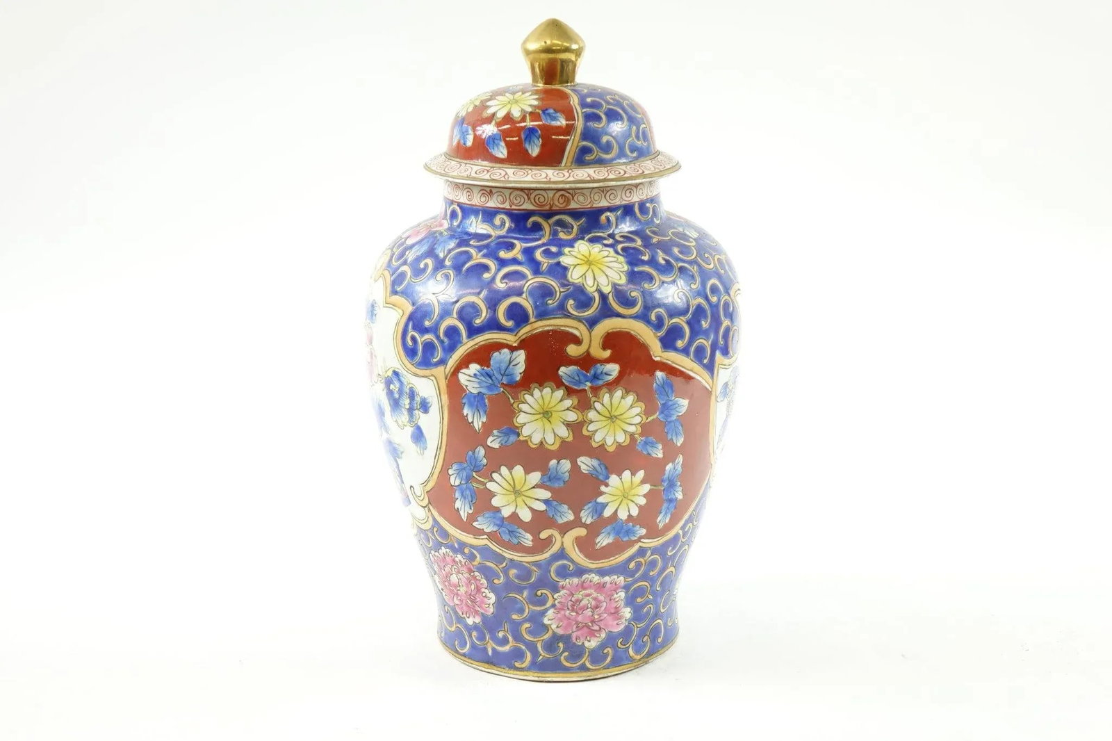 1910s Far East Porcelain Jar with Lid - Marking on the Bottom - 5