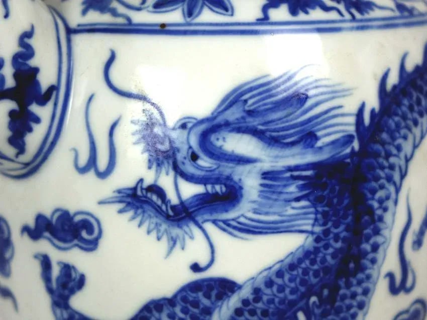18th Century Chinese Porcelain Ewer with Marking on the Bottom - 6