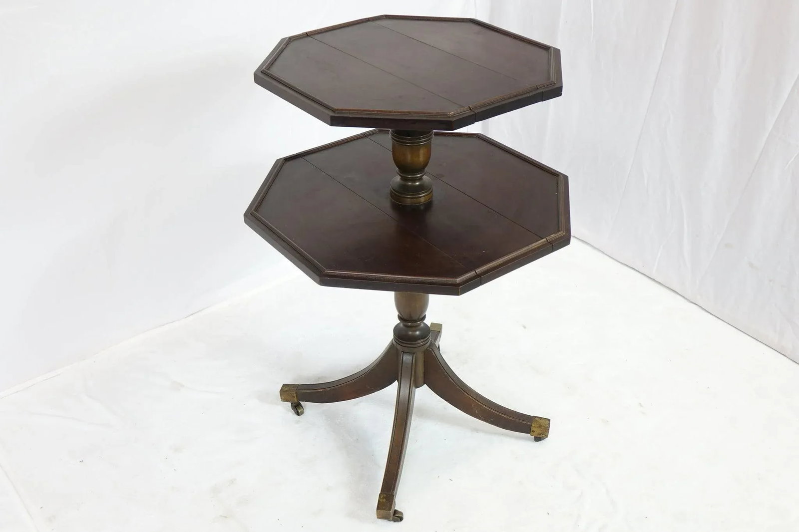 1960s Mid-Century Modern Walnut Coffee Table - 13